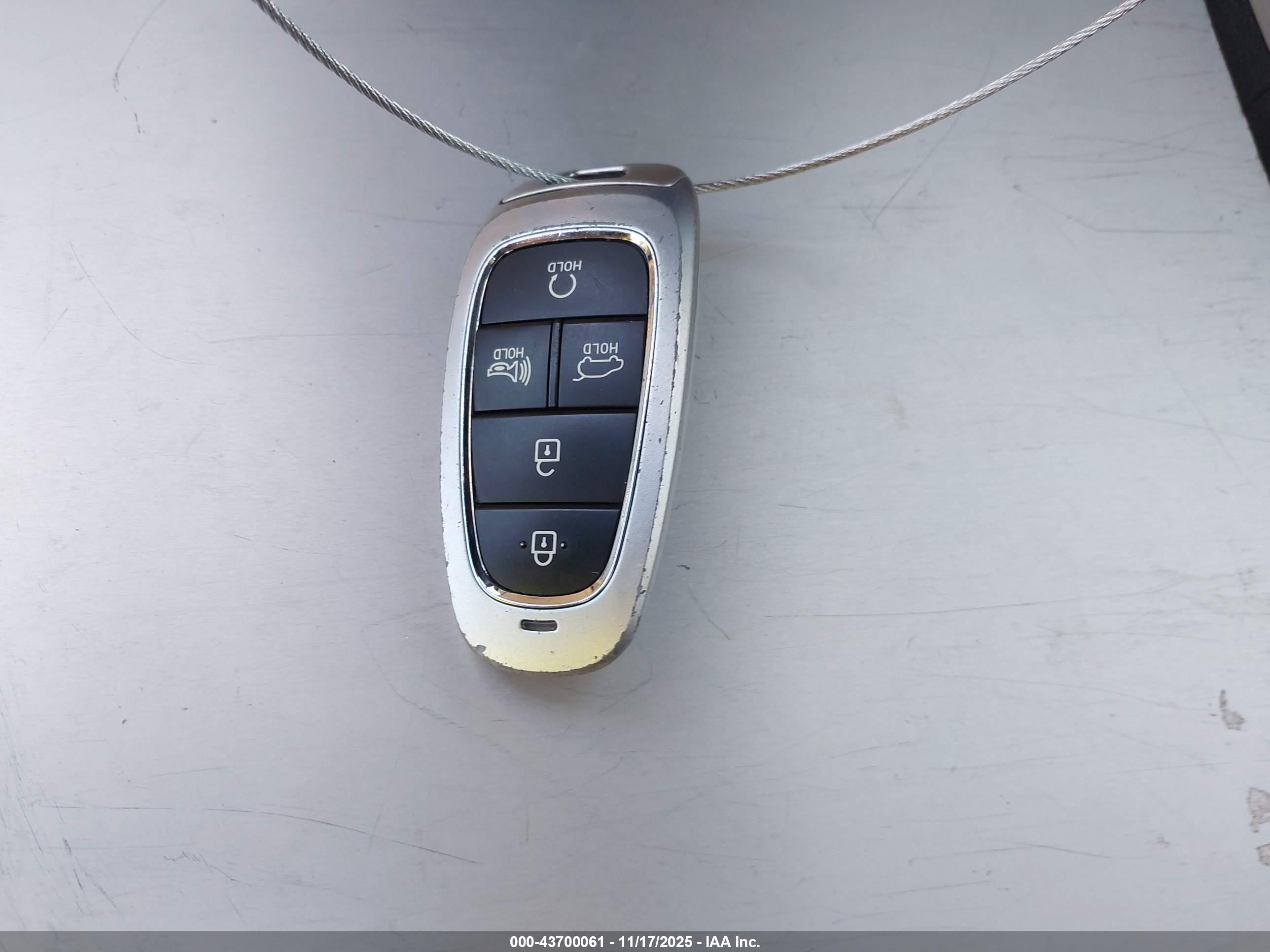 HYUNDAI TUCSON image 11