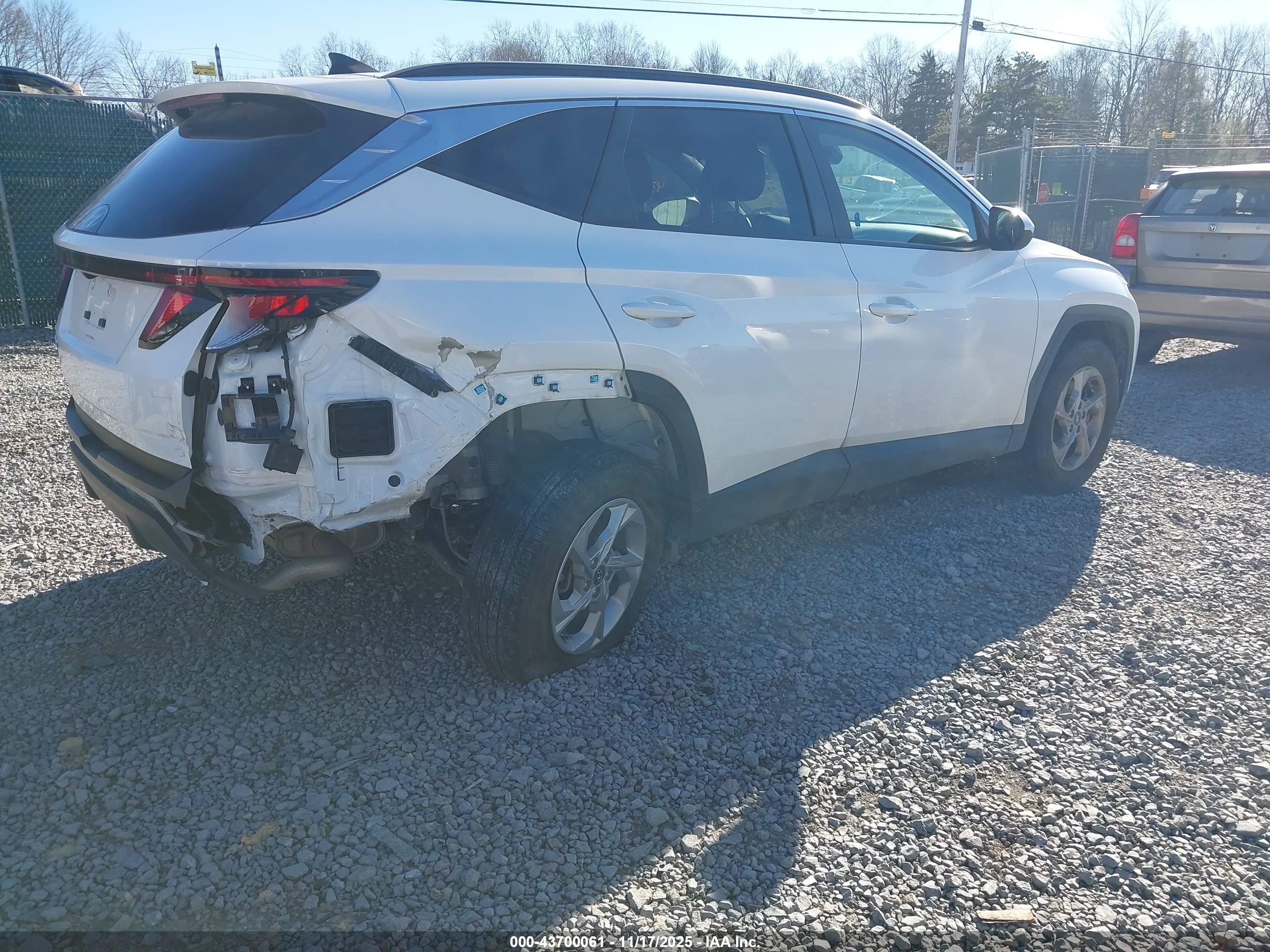 HYUNDAI TUCSON image 4