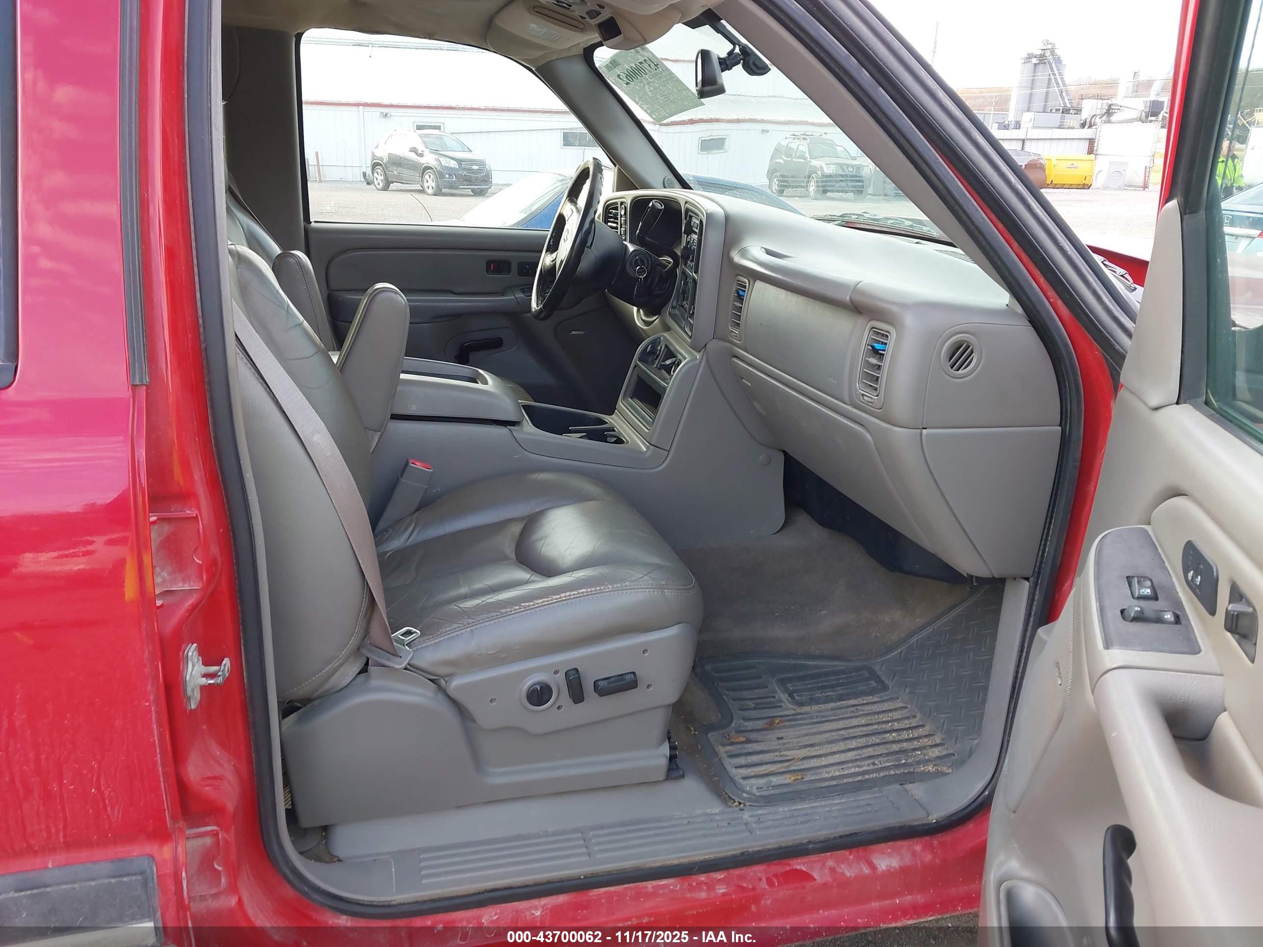 CHEVROLET SILVERADO image 5