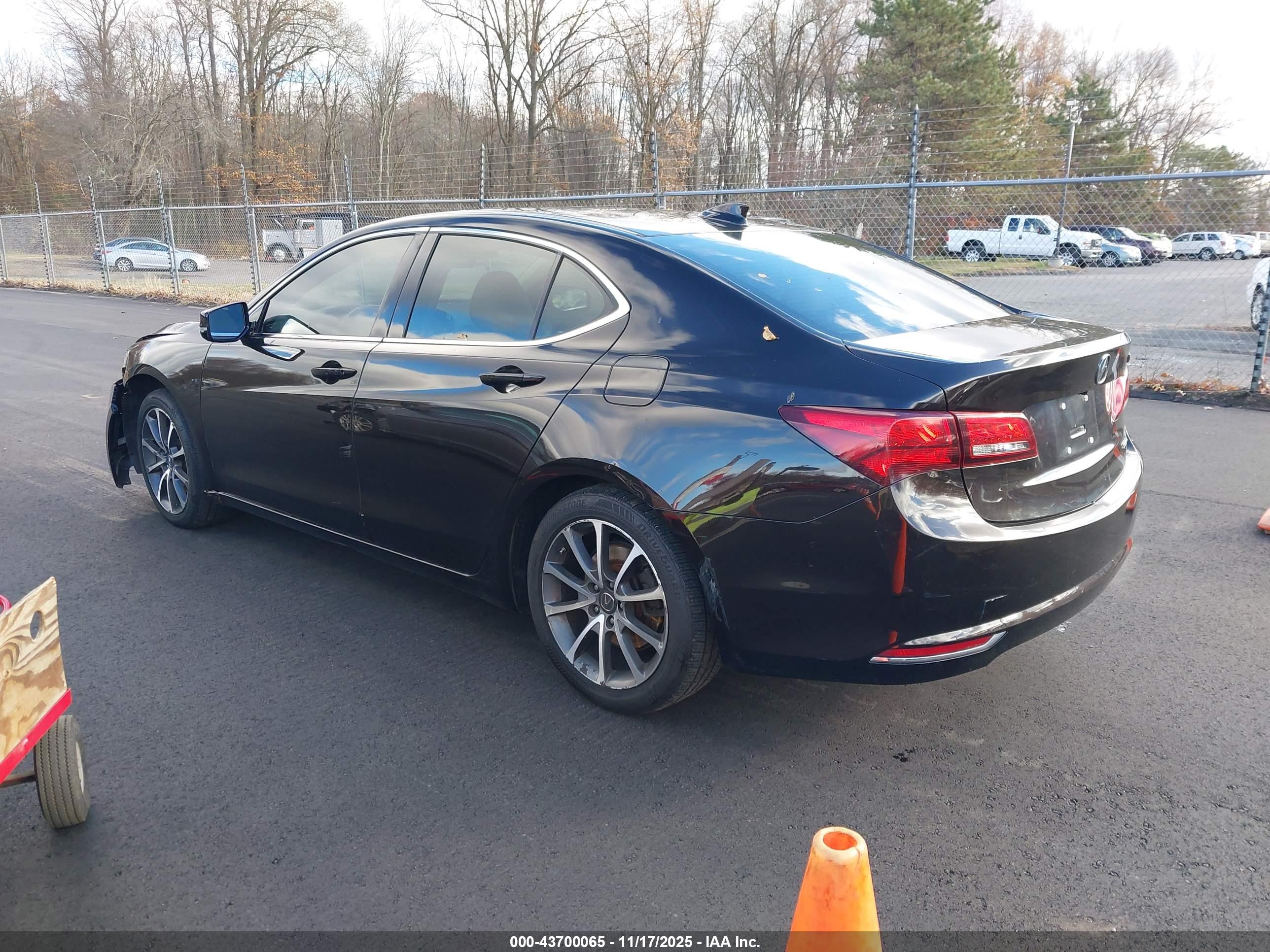 ACURA TLX image 3