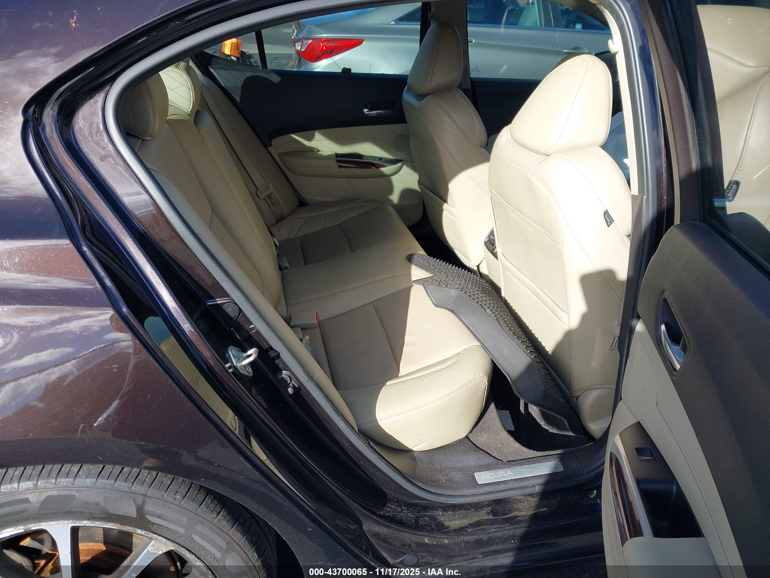 ACURA TLX image 8