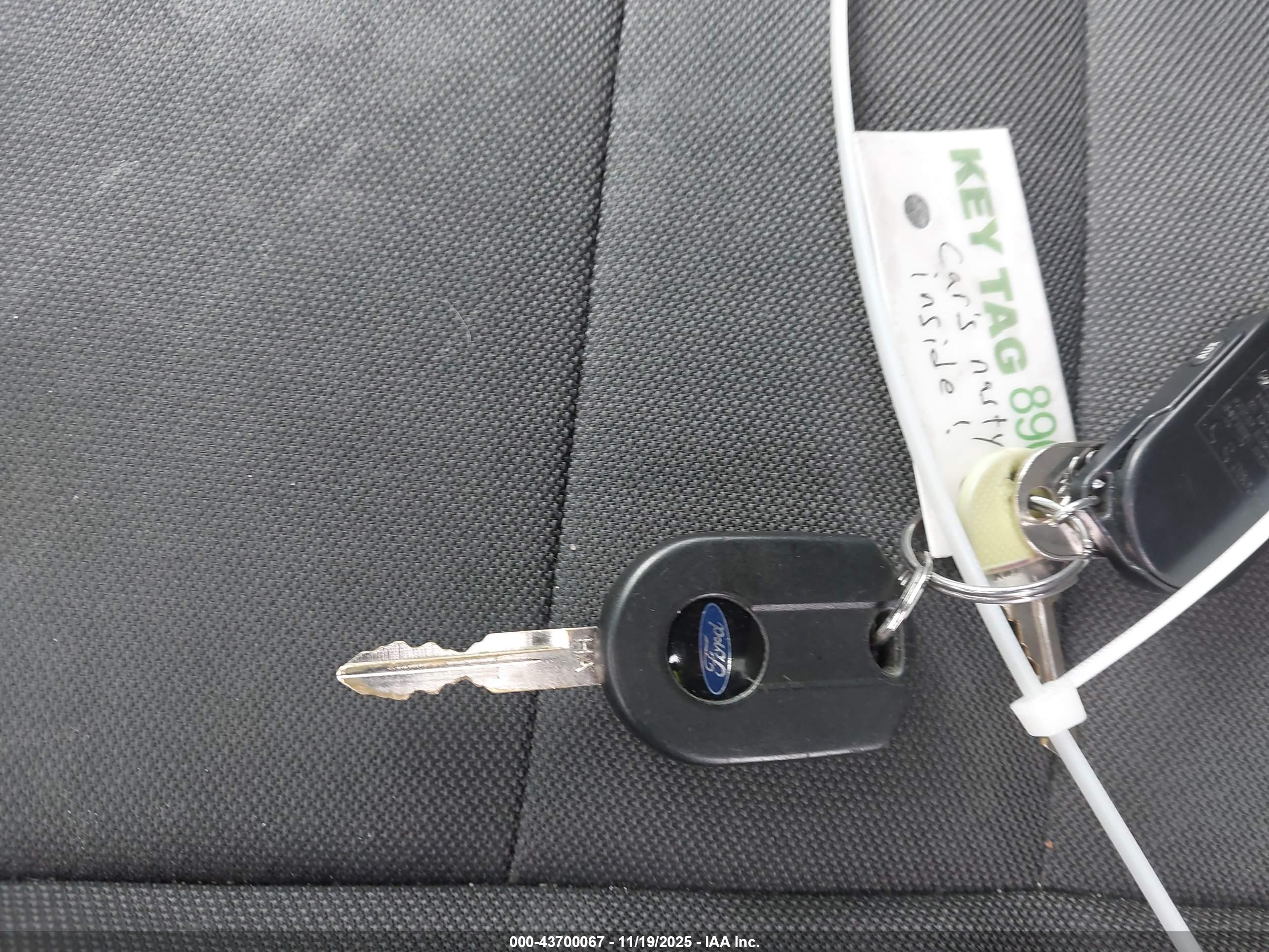 FORD ESCAPE image 11