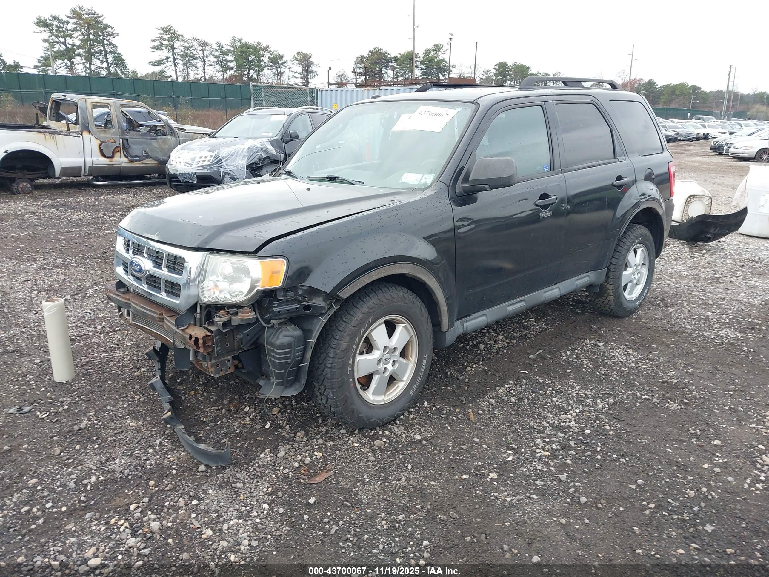 FORD ESCAPE image 2