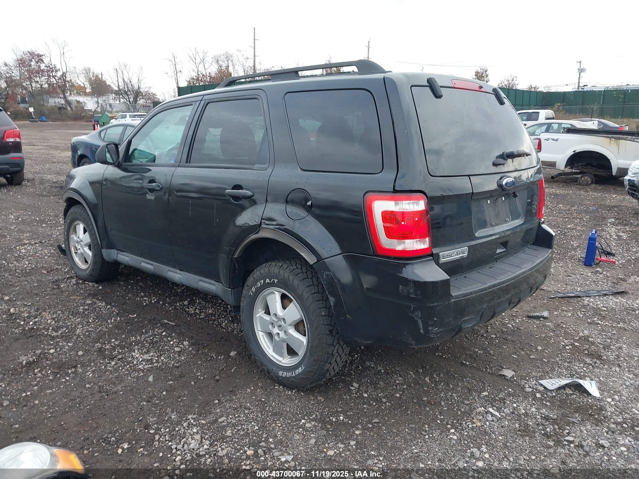 FORD ESCAPE image 3