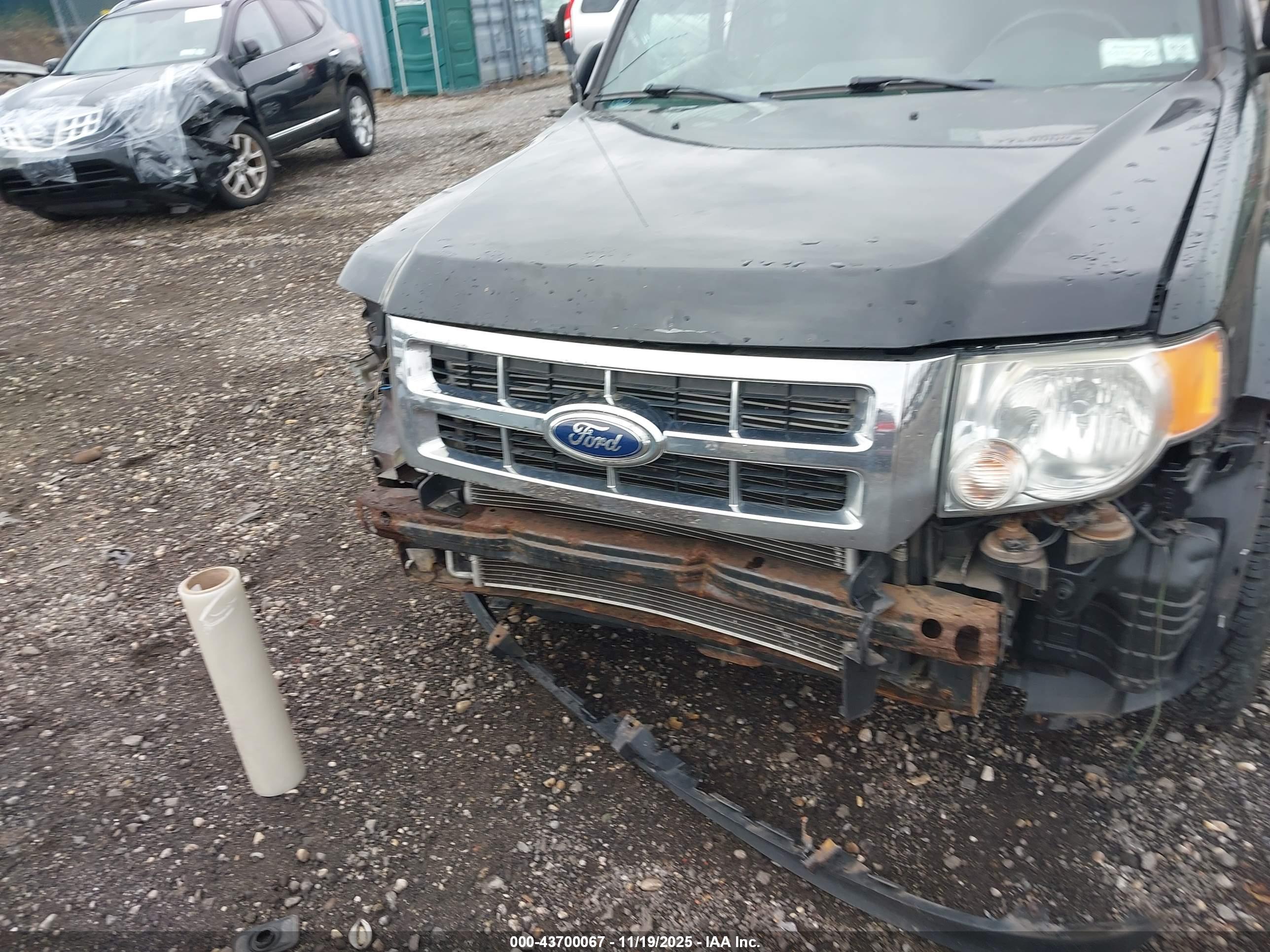 FORD ESCAPE image 6