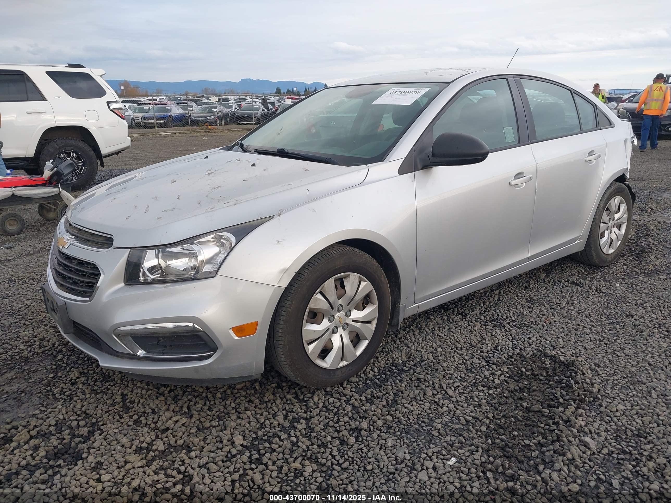 CHEVROLET CRUZE image 2