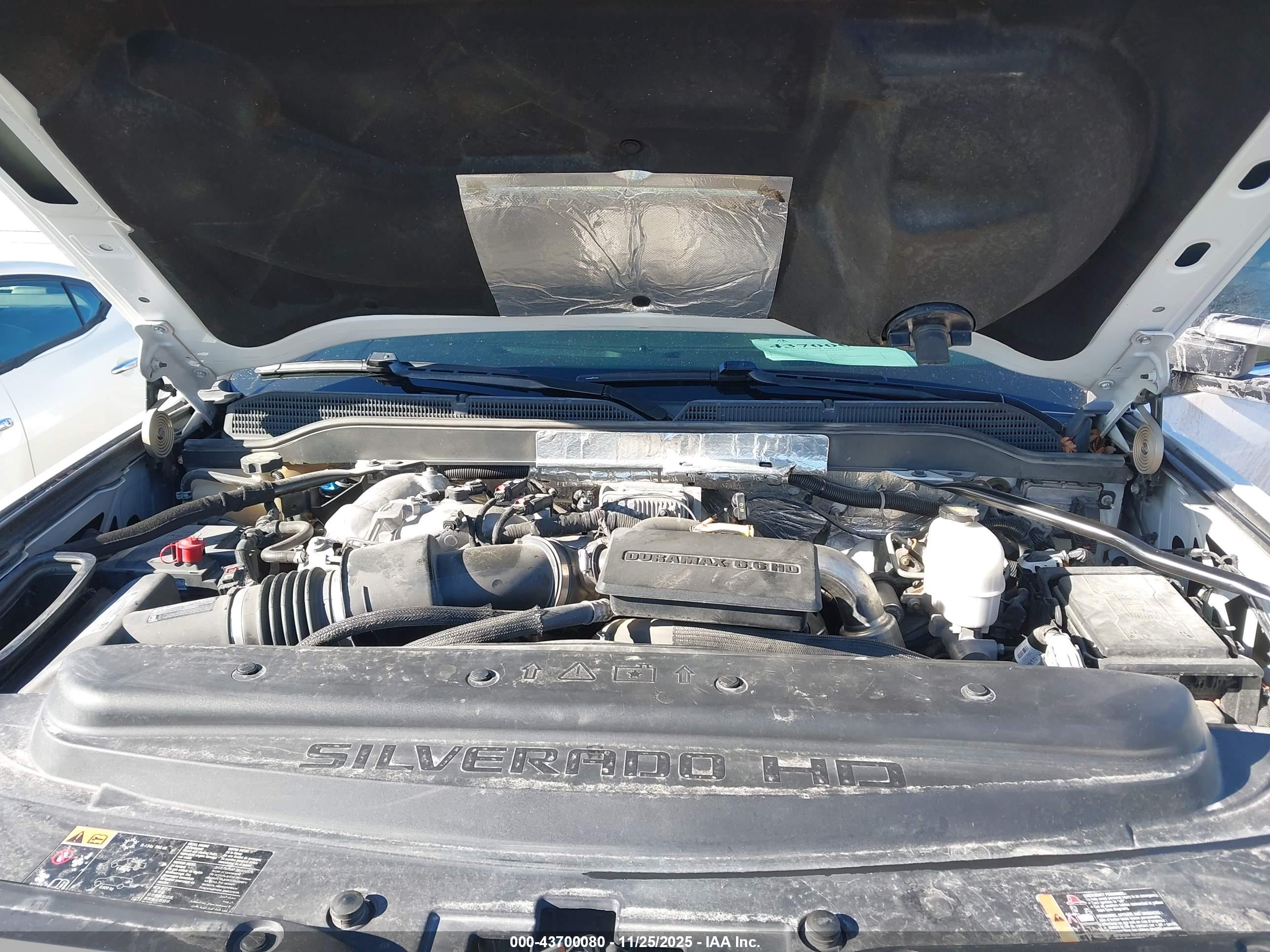 CHEVROLET SILVERADO image 10