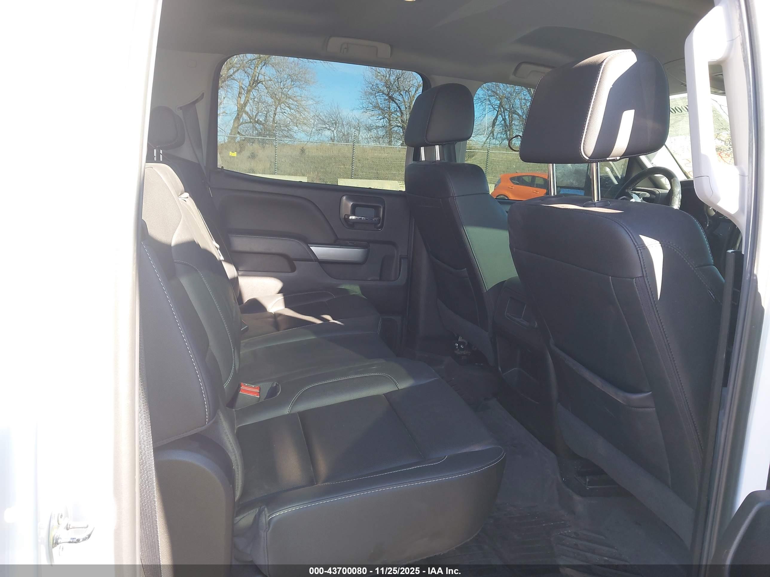 CHEVROLET SILVERADO image 8