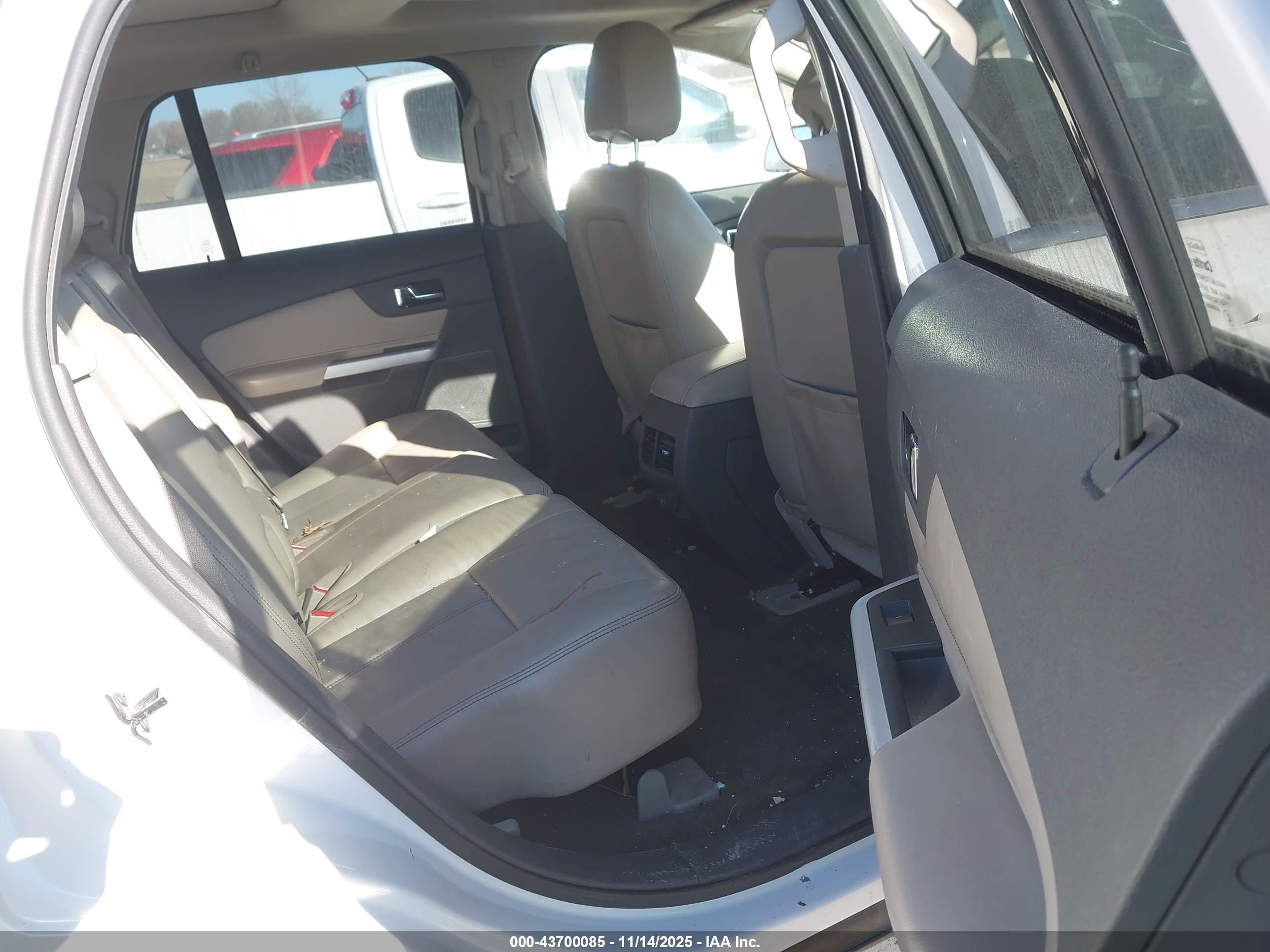 FORD EDGE image 8