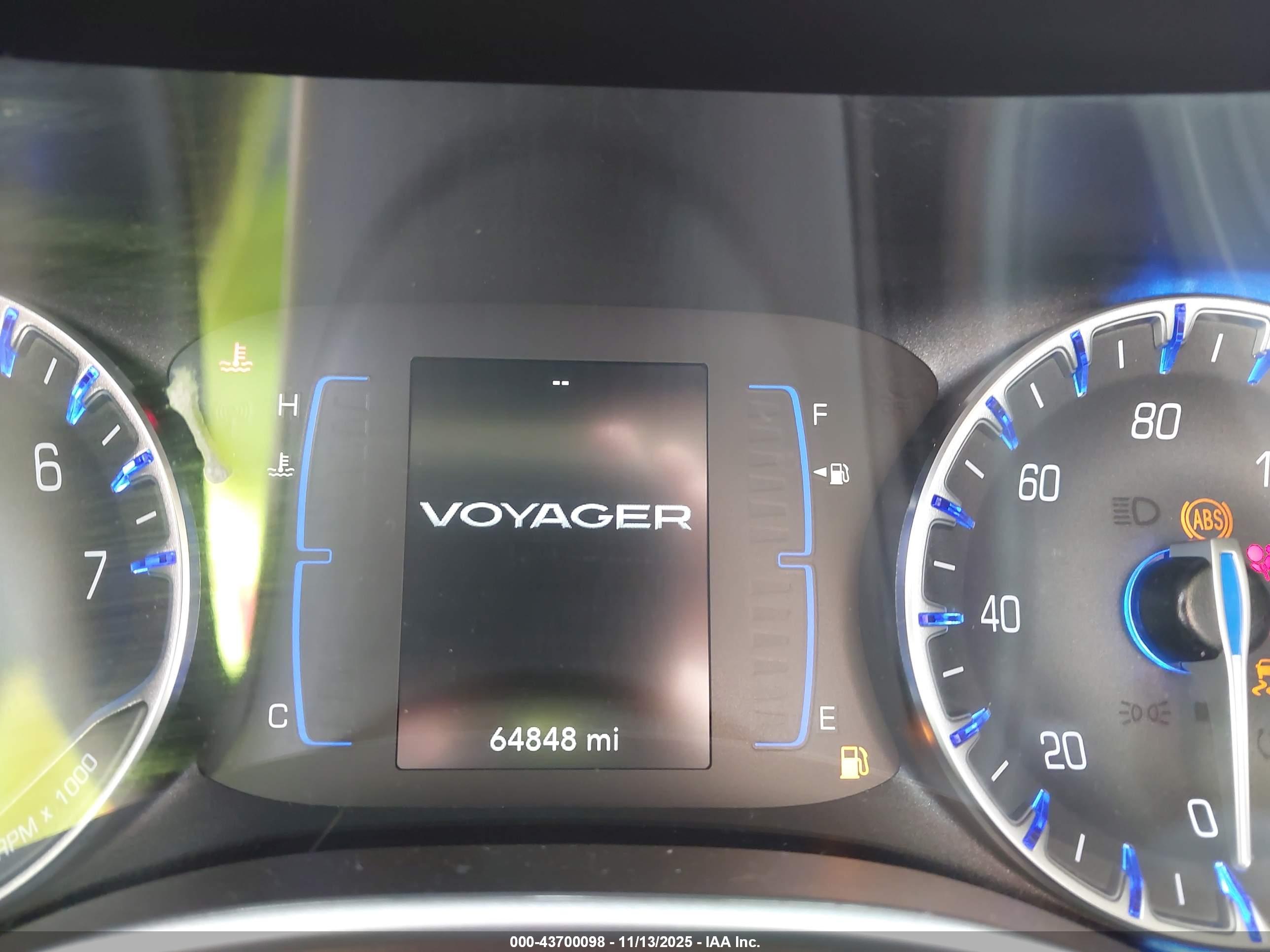 CHRYSLER VOYAGER image 7