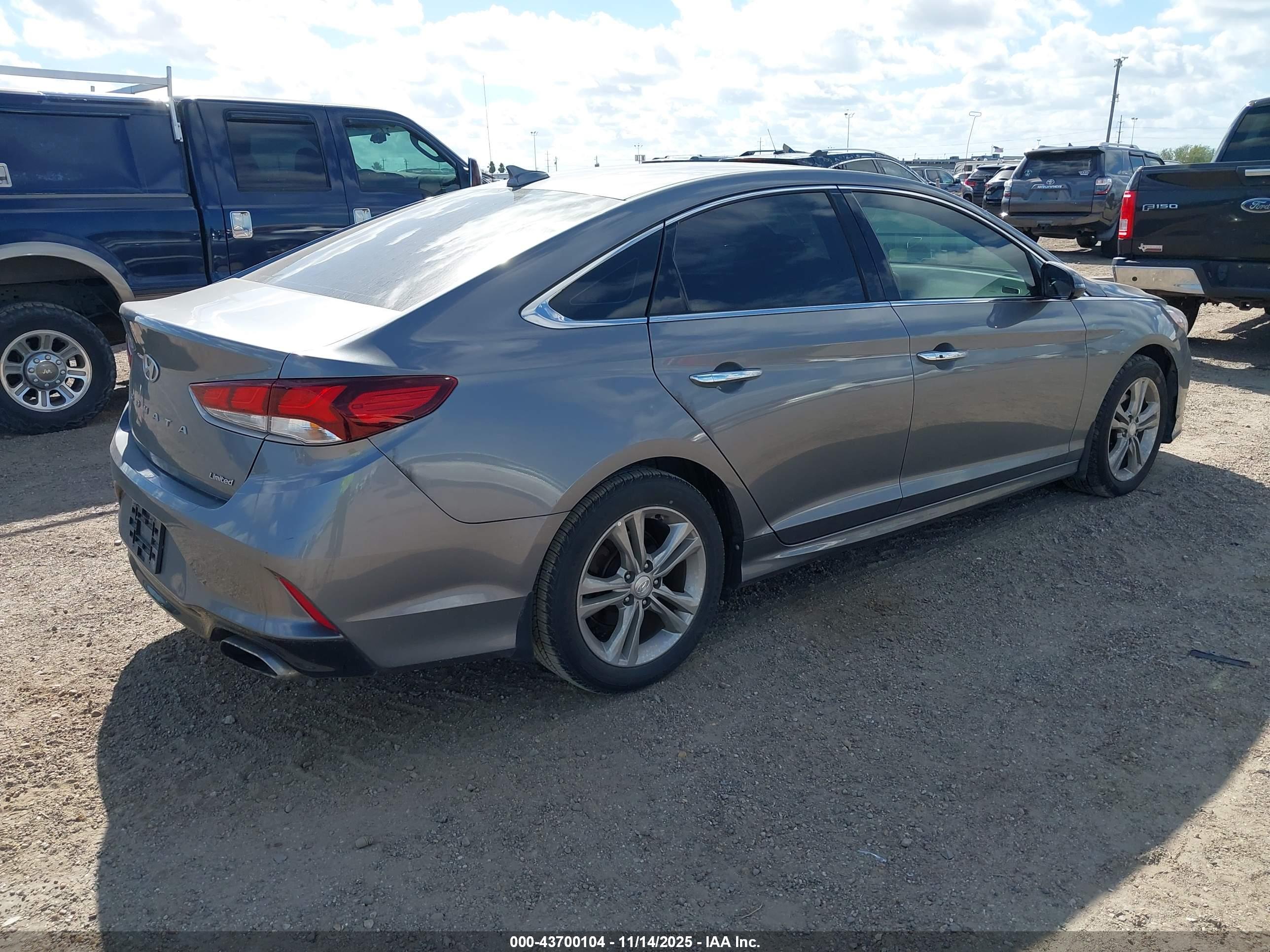 HYUNDAI SONATA image 4