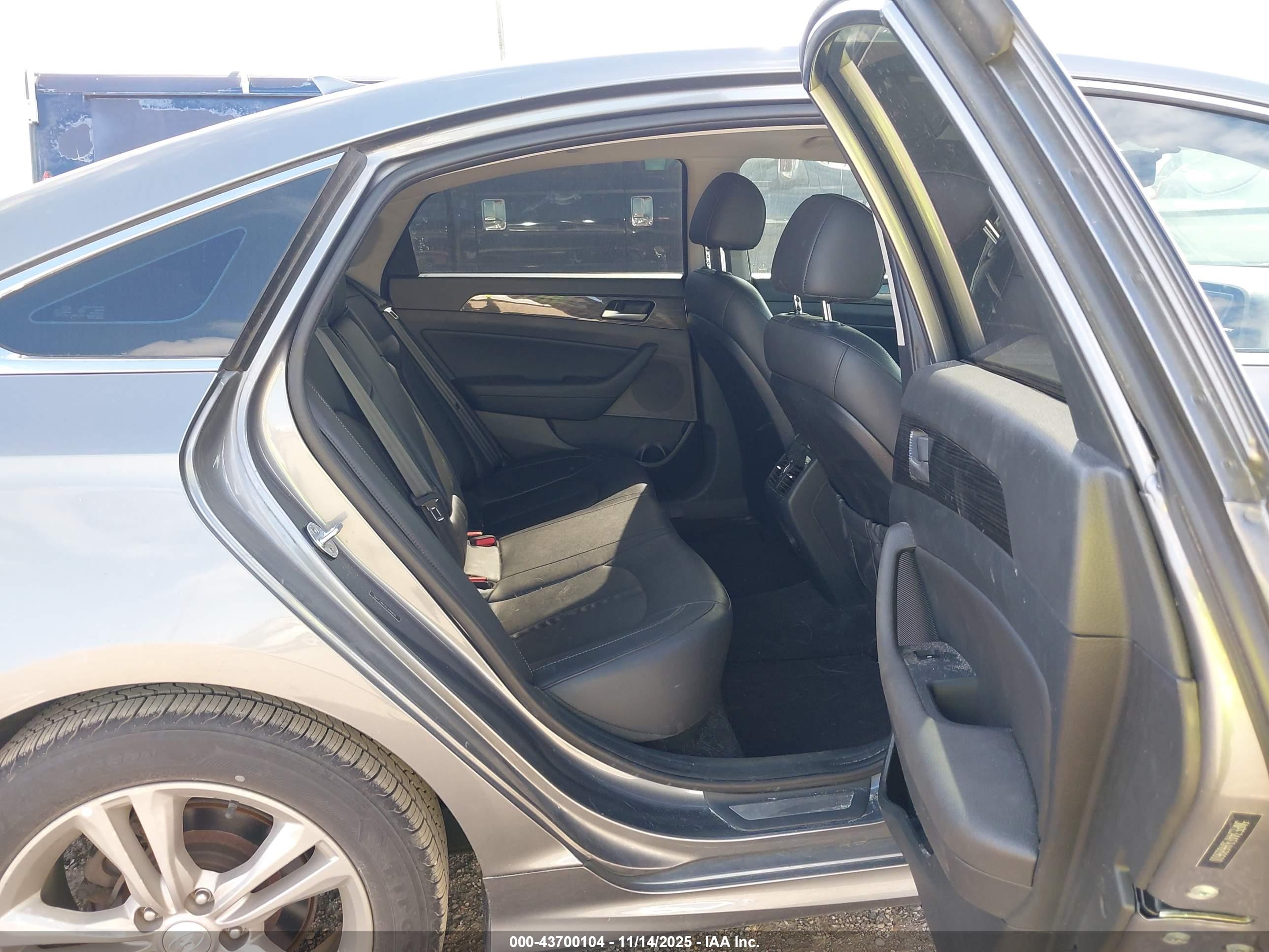 HYUNDAI SONATA image 8