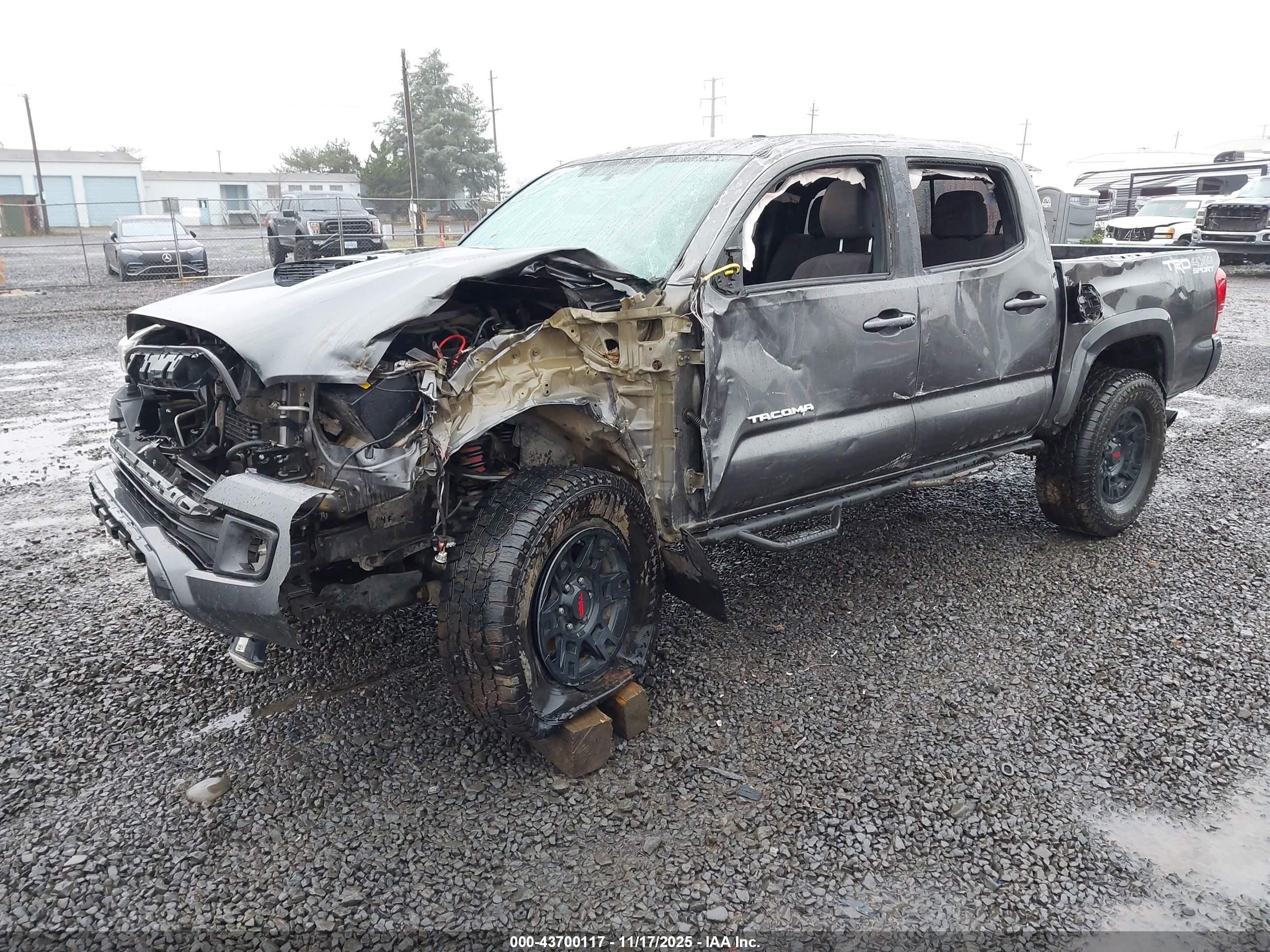 TOYOTA TACOMA image 2