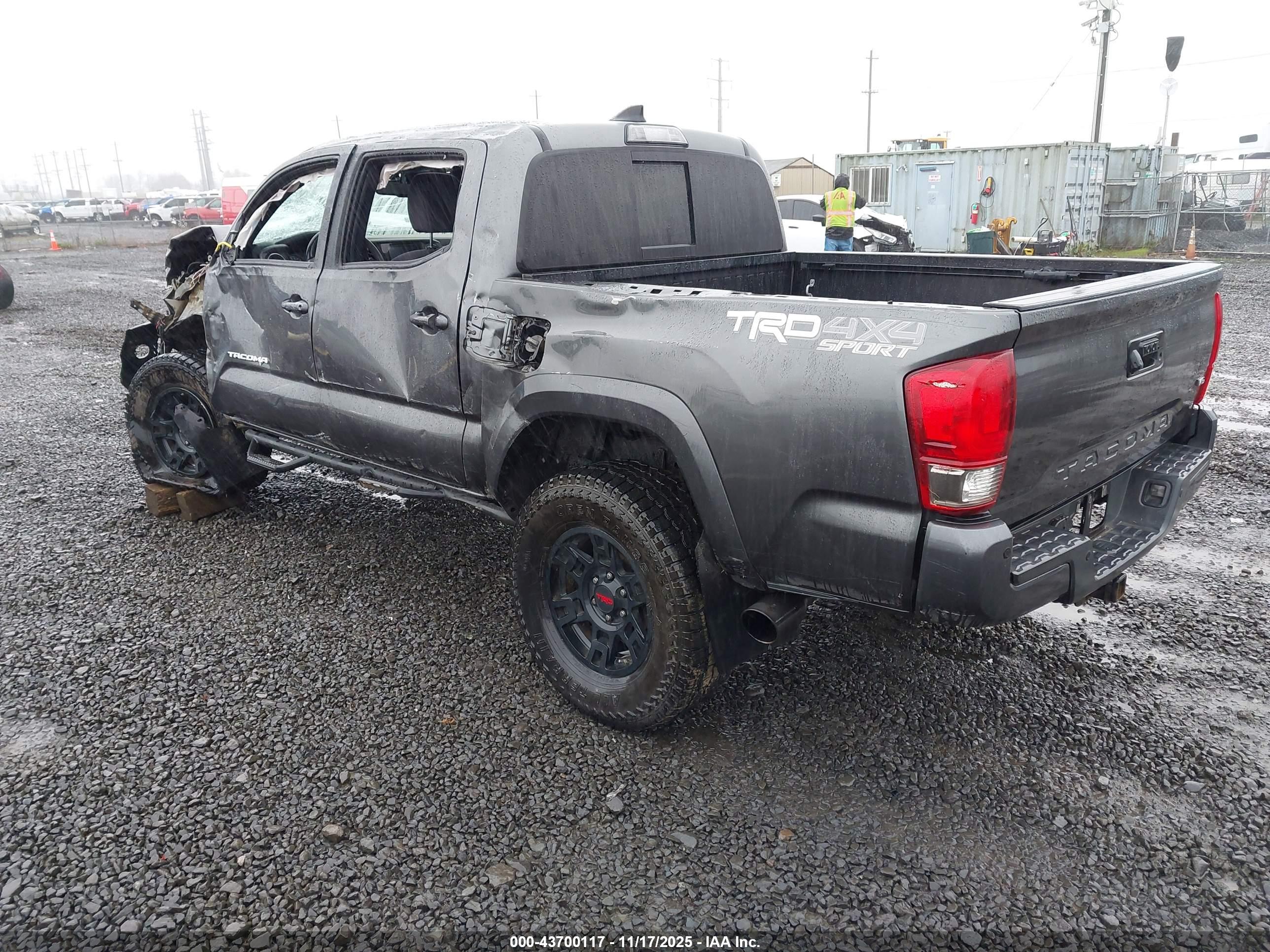 TOYOTA TACOMA image 3