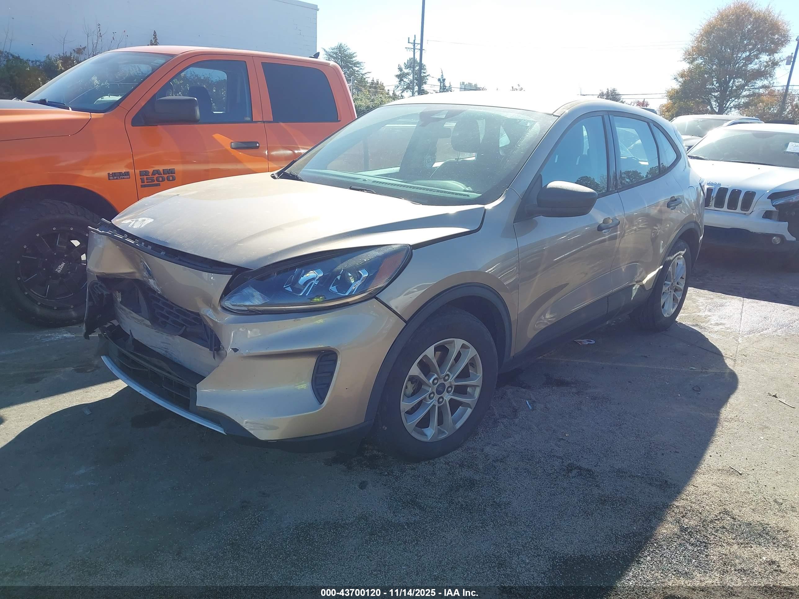 FORD ESCAPE image 2