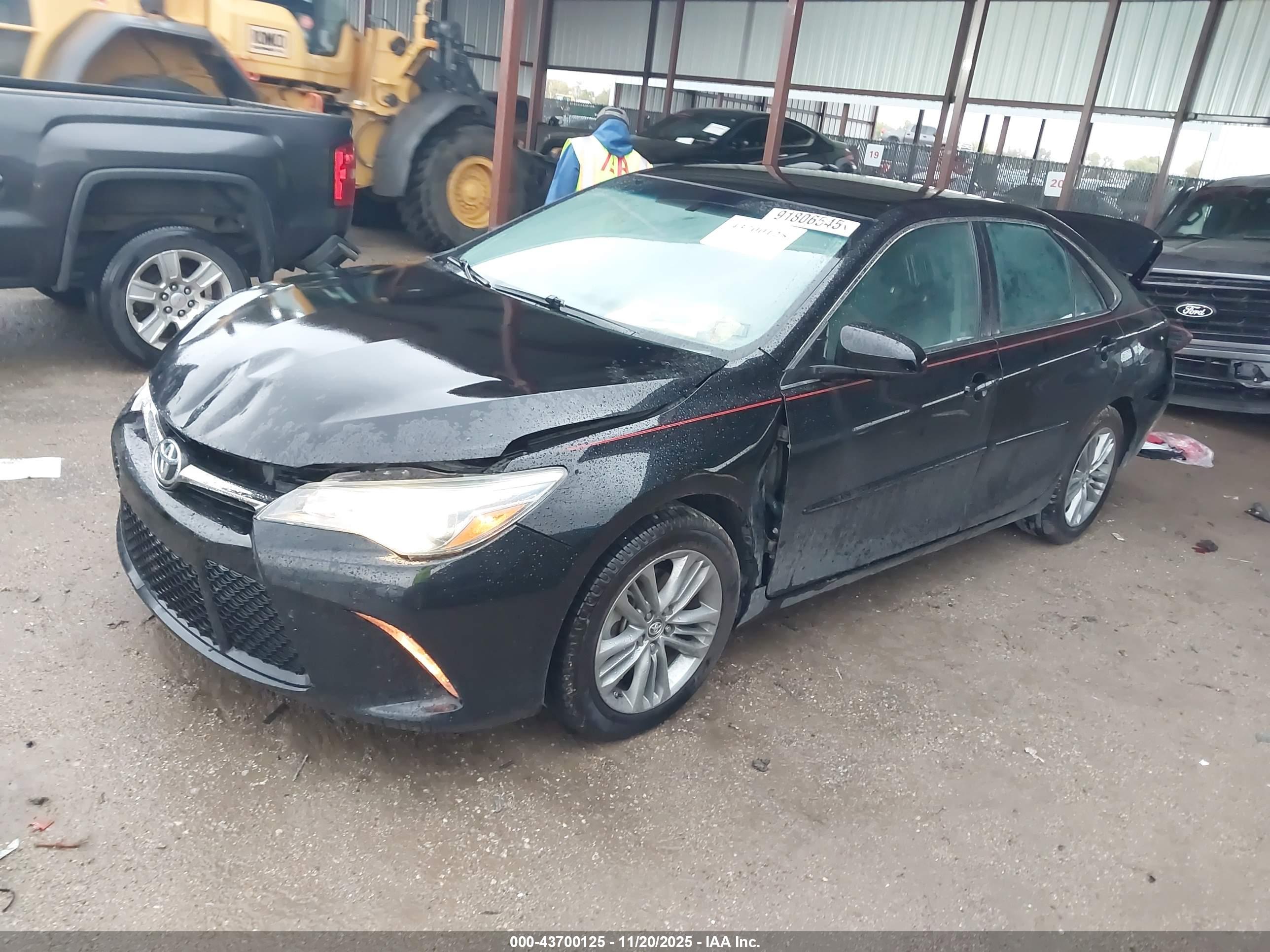 TOYOTA CAMRY image 2