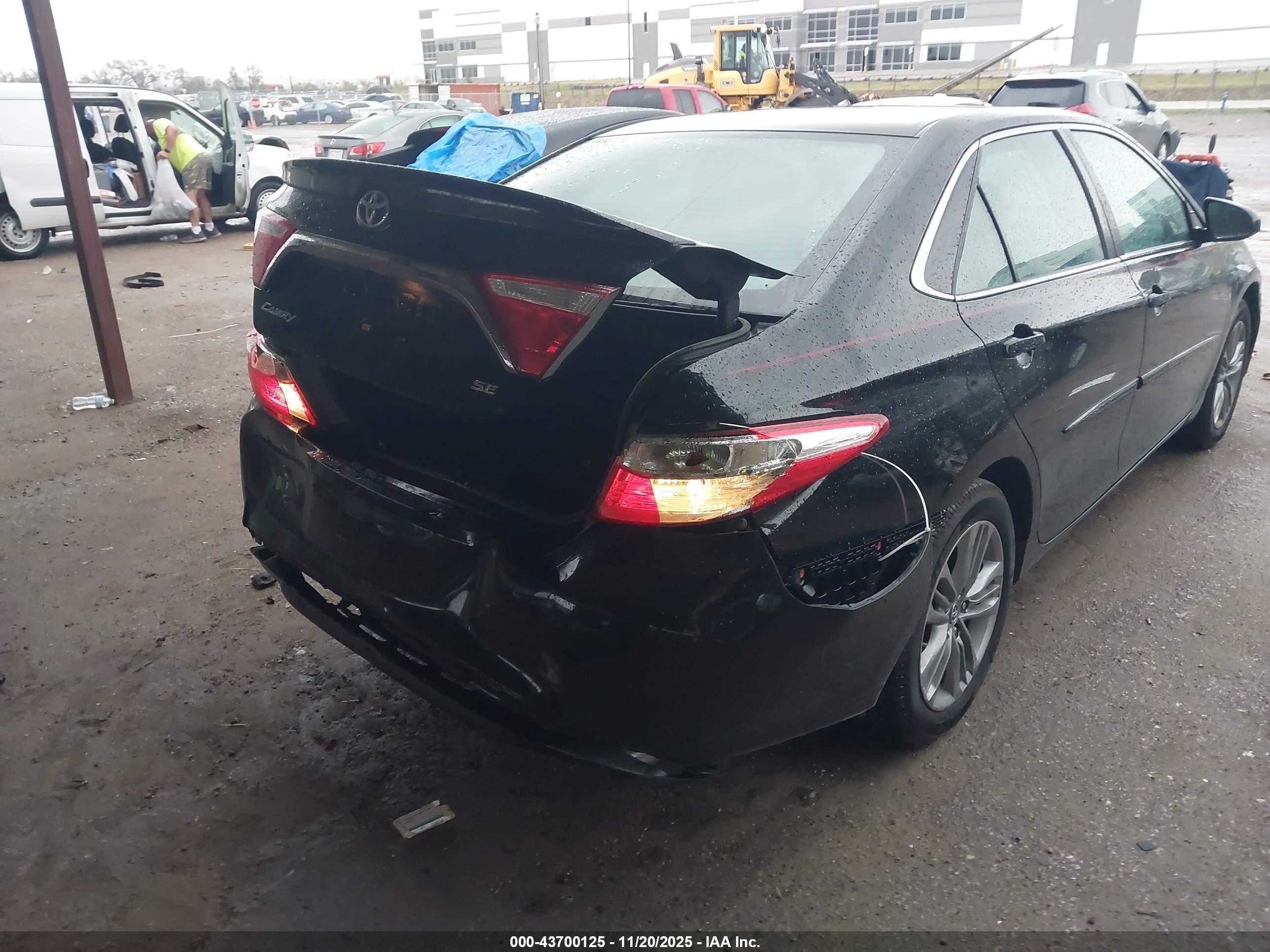 TOYOTA CAMRY image 6