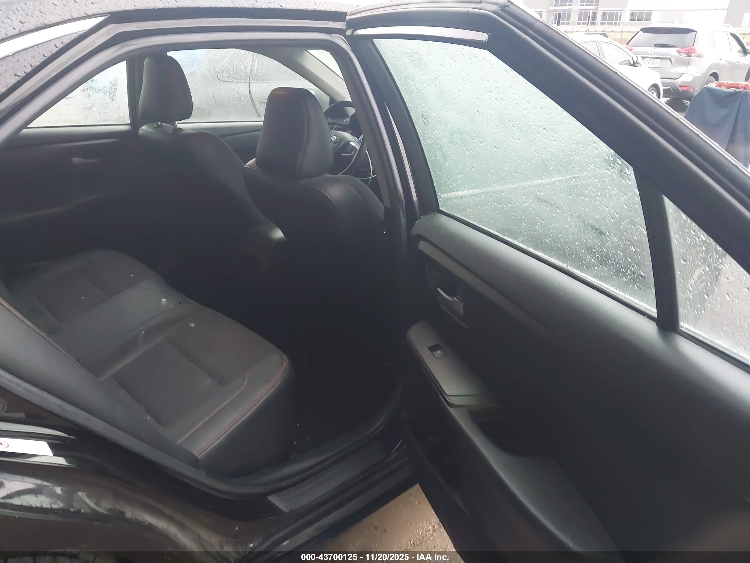 TOYOTA CAMRY image 8