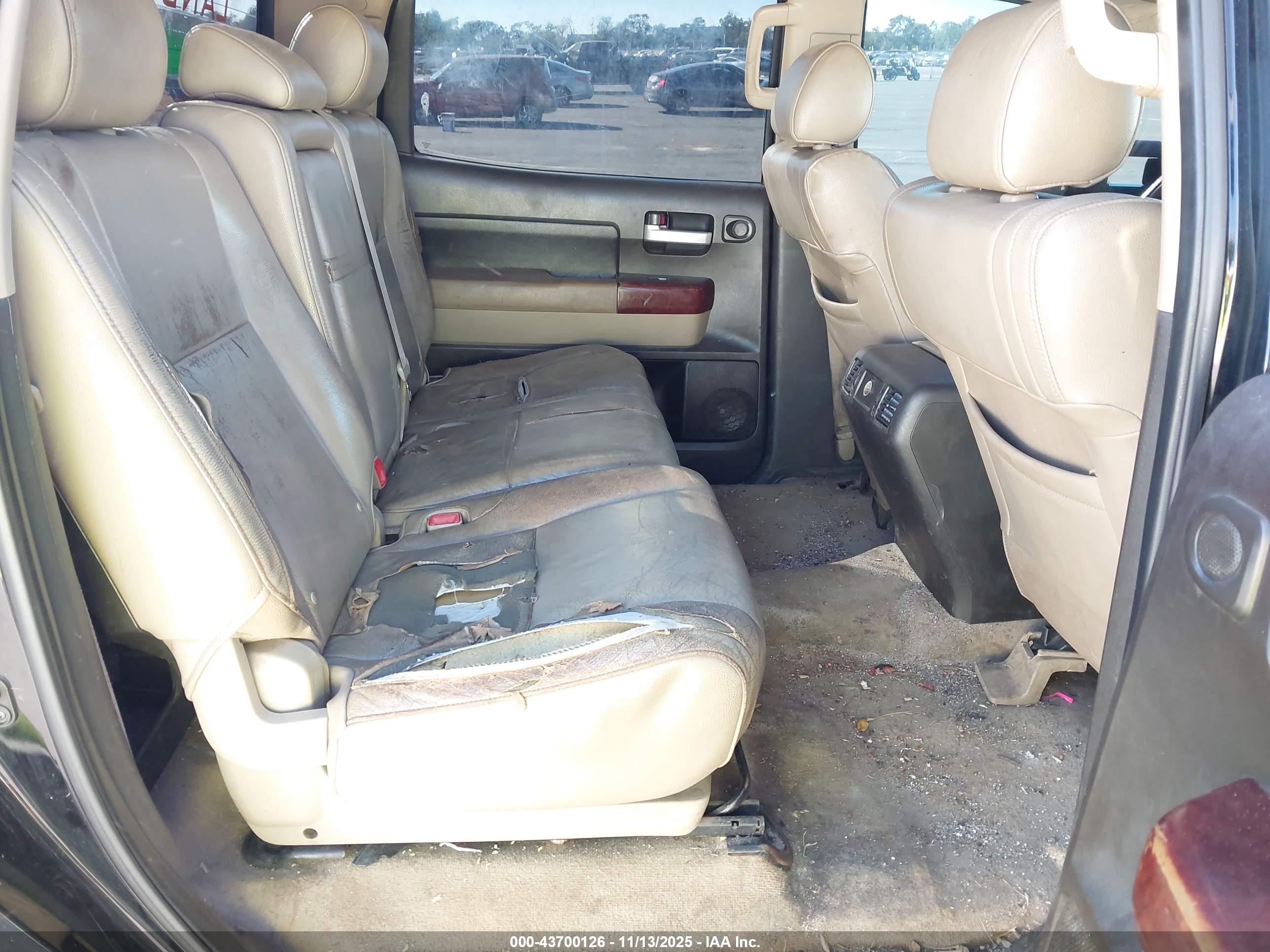TOYOTA TUNDRA image 8