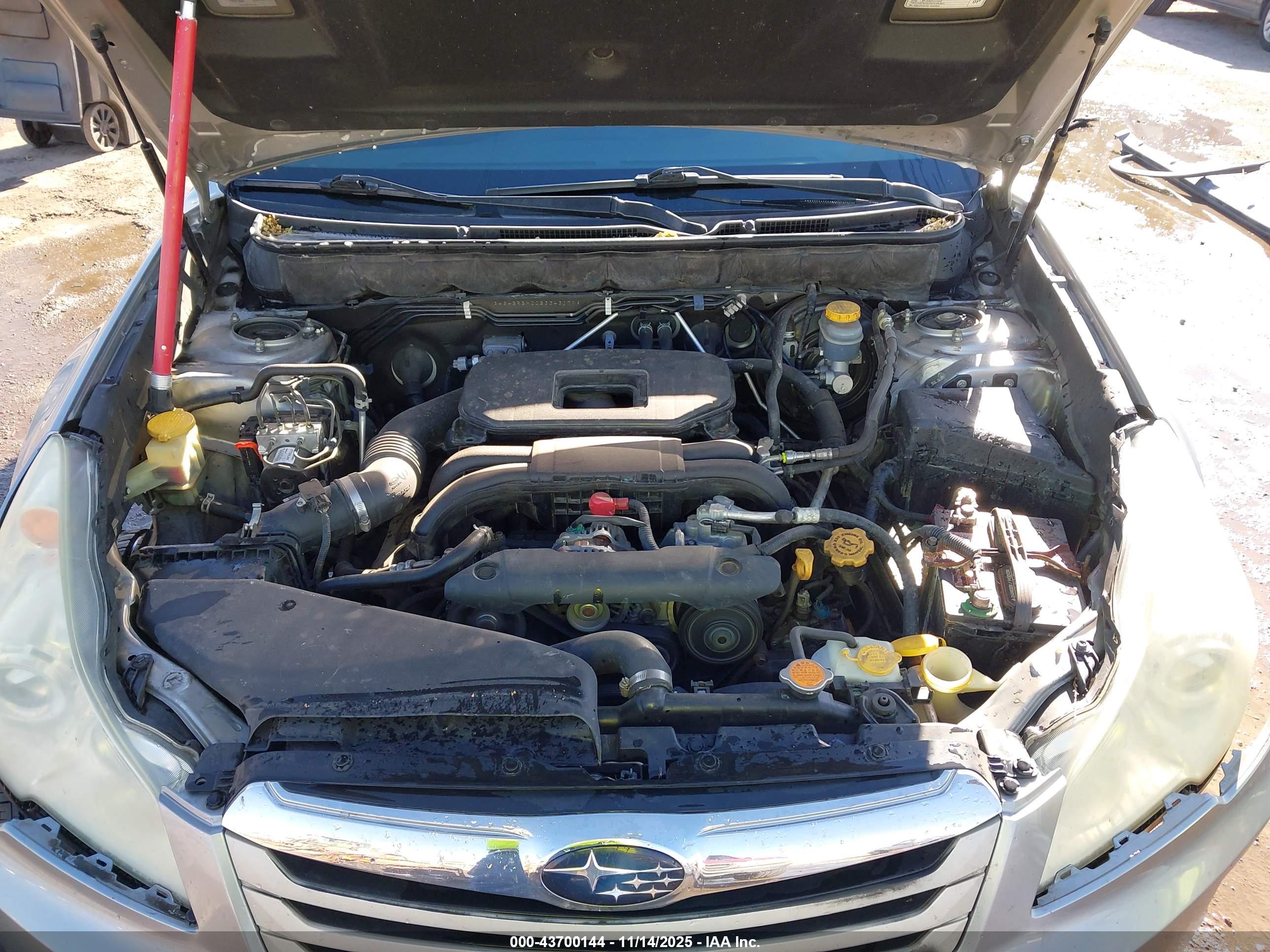 SUBARU OUTBACK image 10