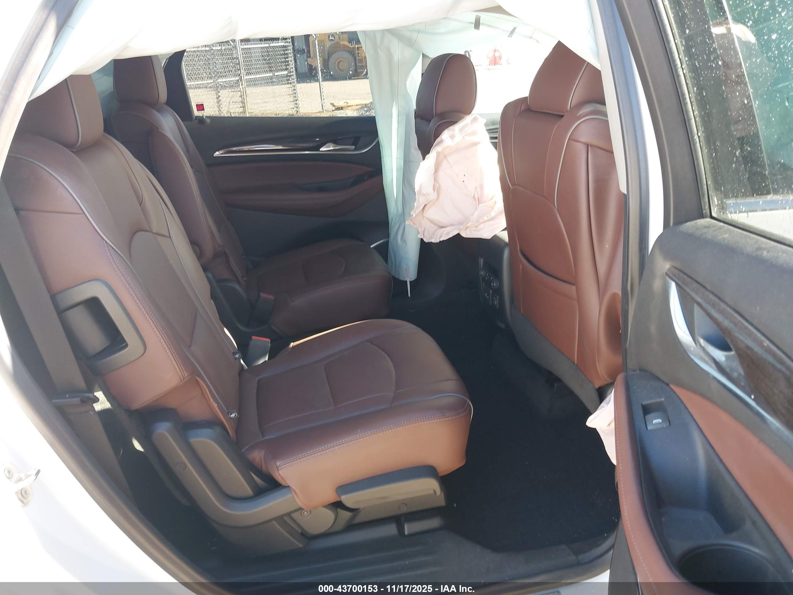 BUICK ENCLAVE image 8