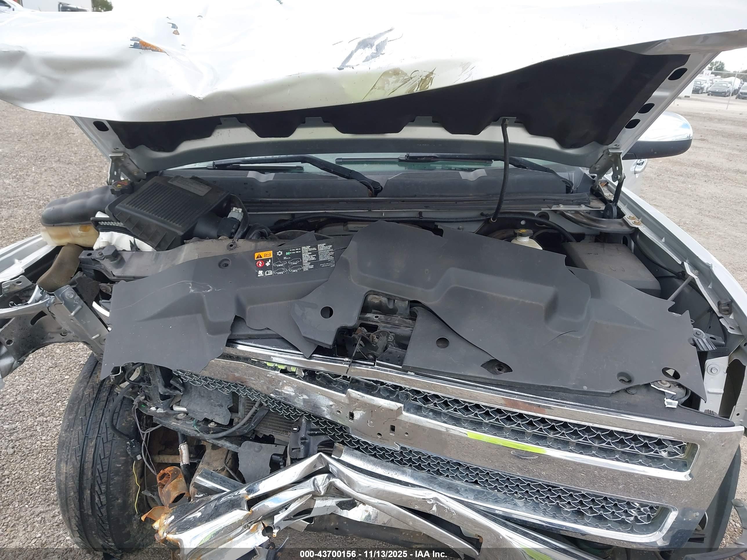 CHEVROLET SILVERADO image 10