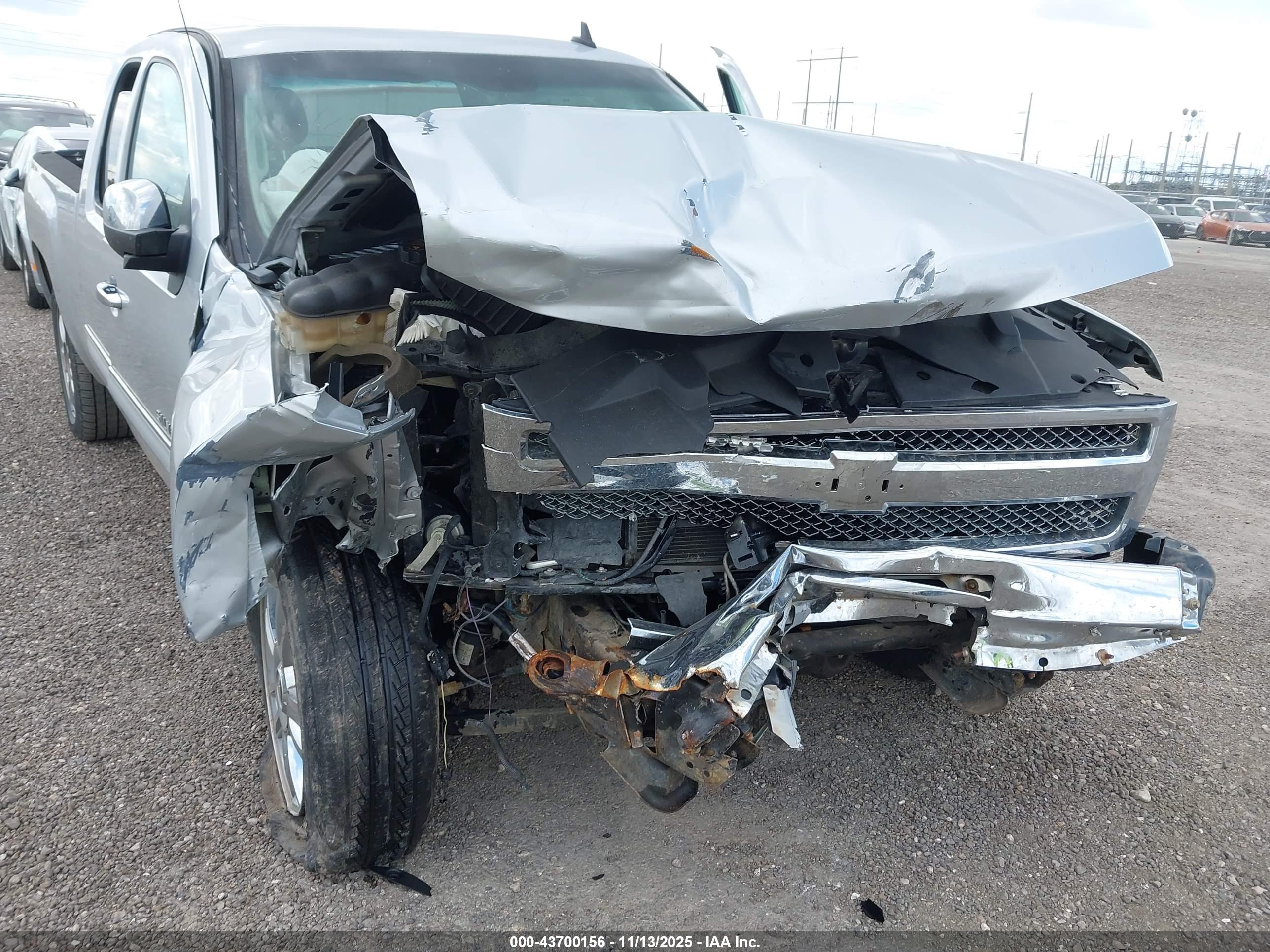 CHEVROLET SILVERADO image 6