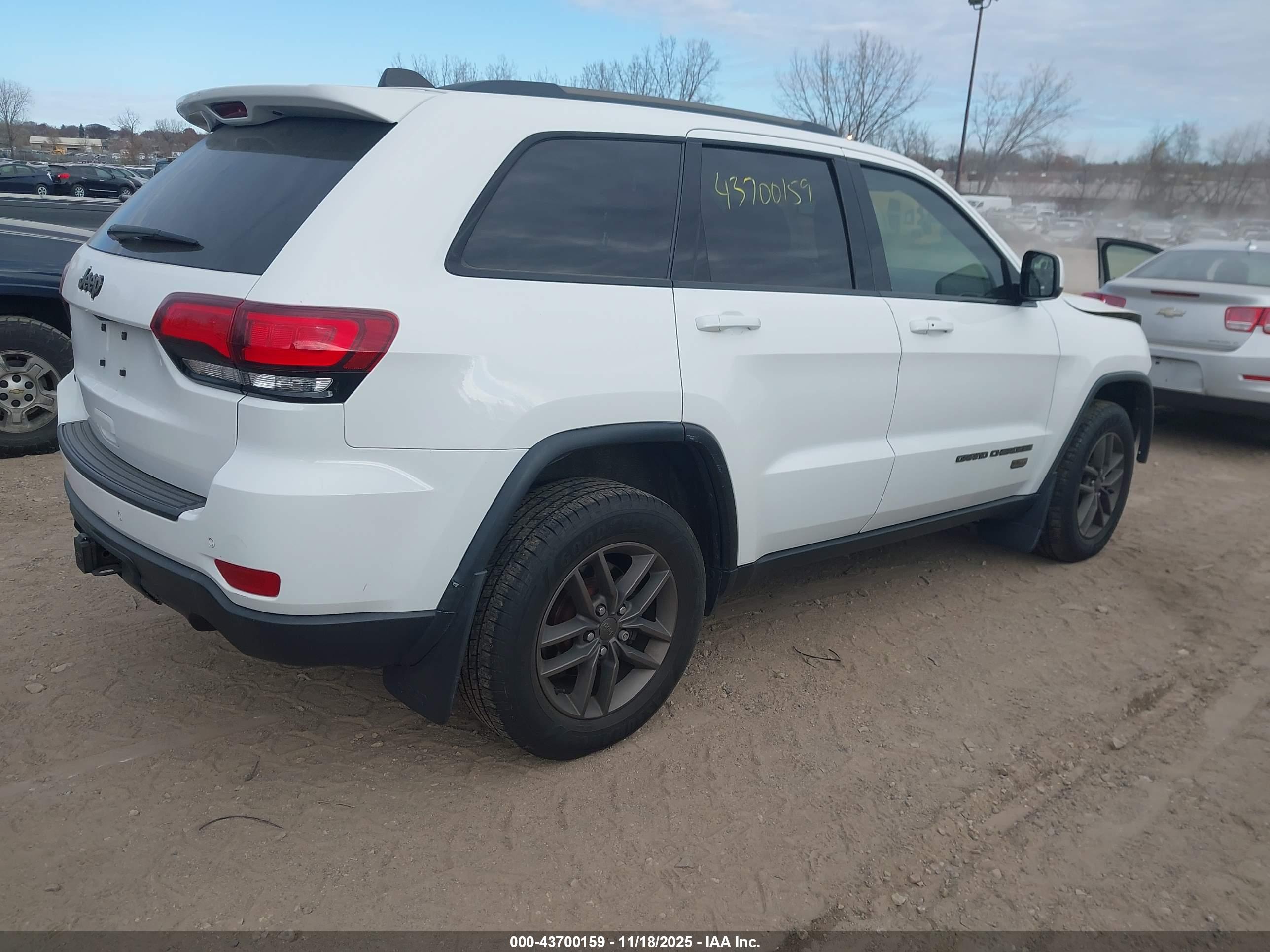 JEEP GRAND image 4