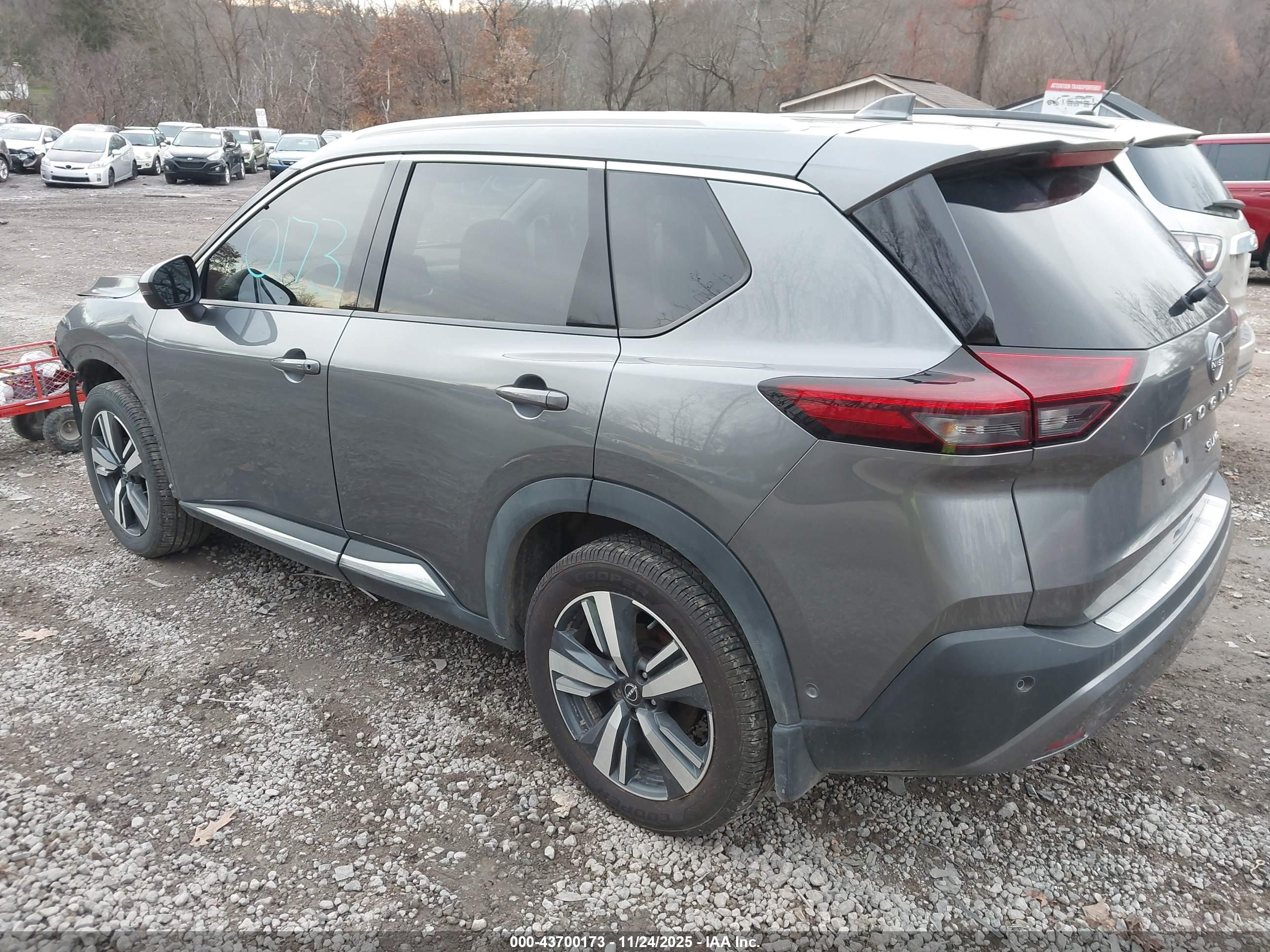 NISSAN ROGUE image 3