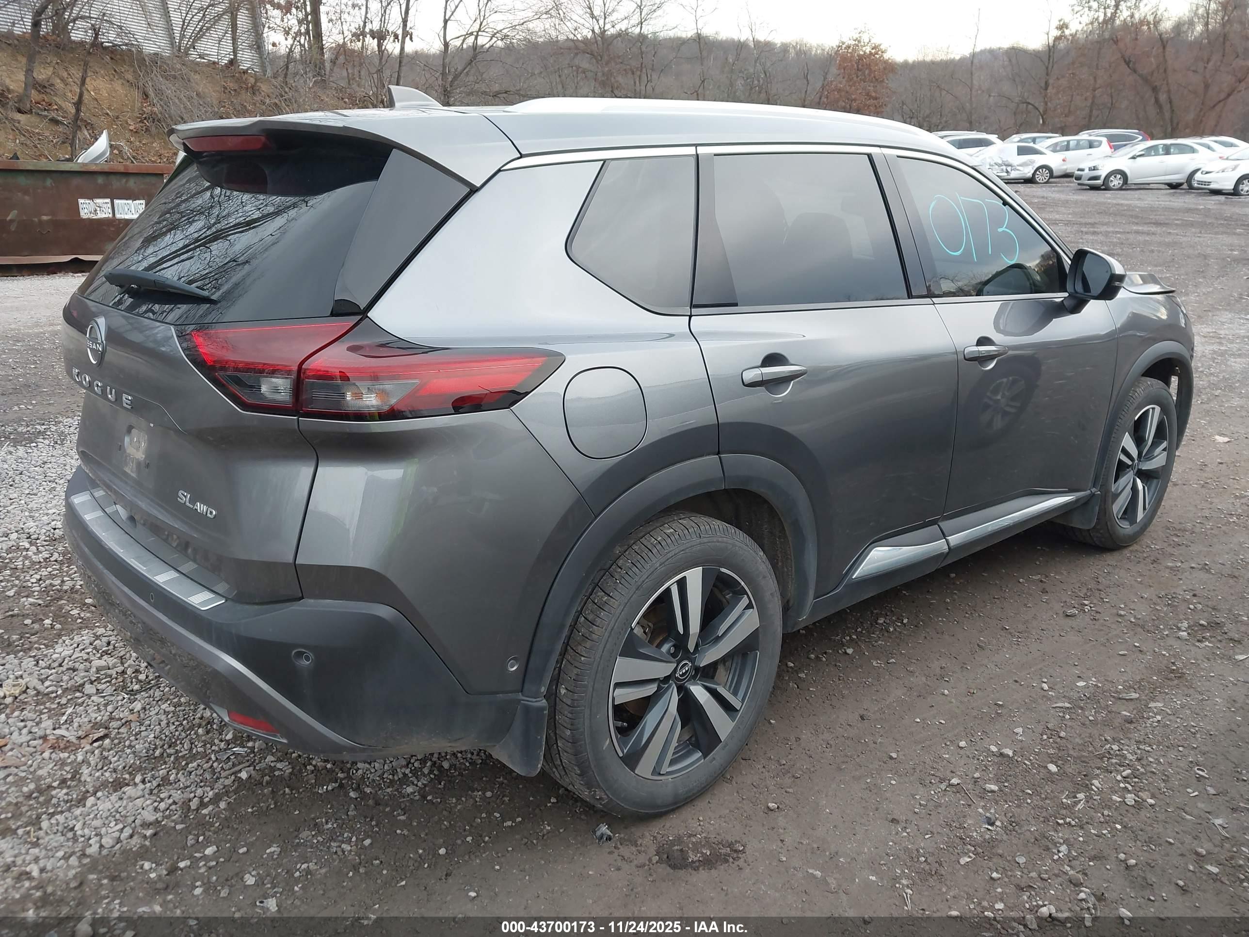 NISSAN ROGUE image 4