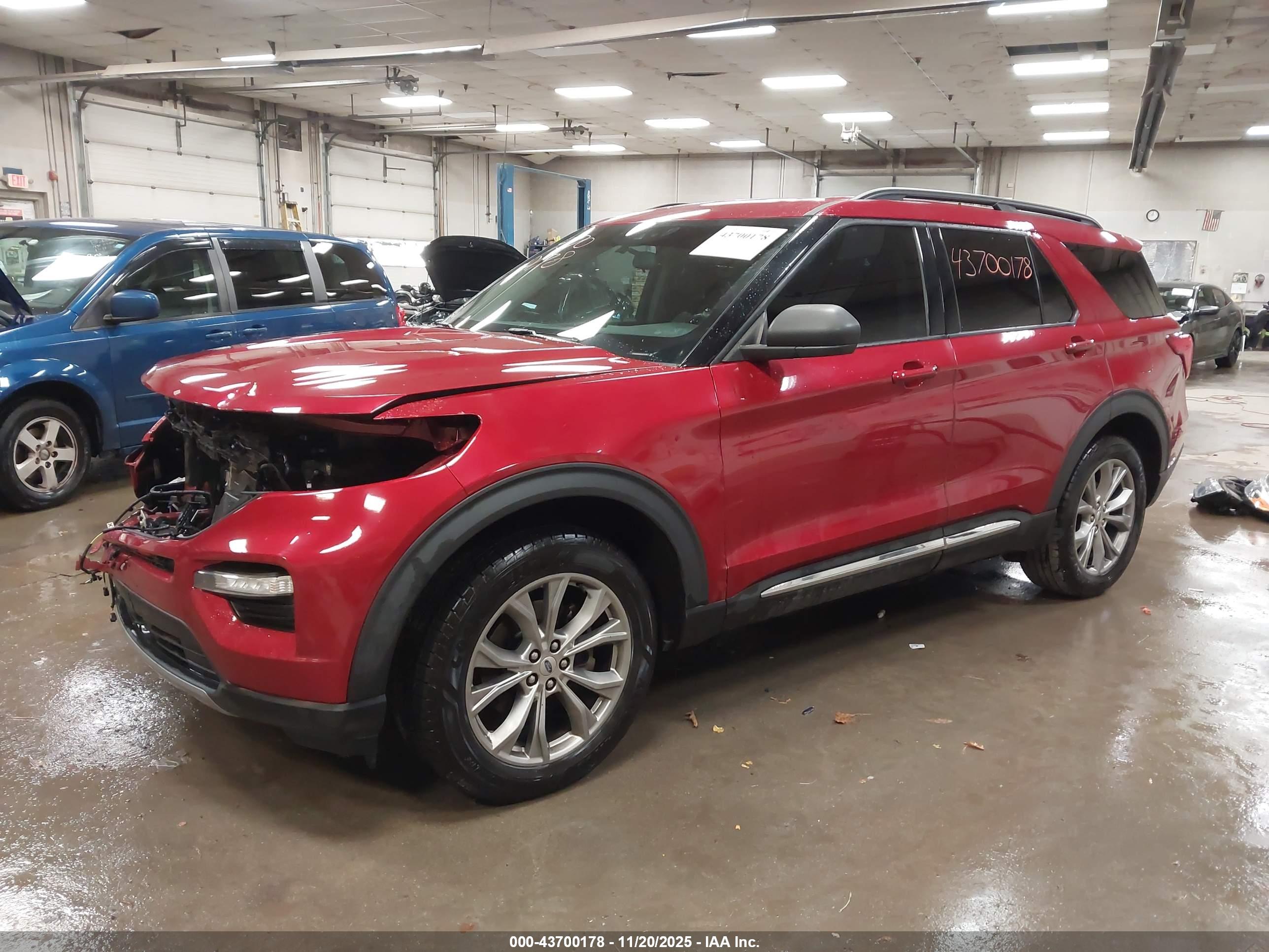 FORD EXPLORER image 2