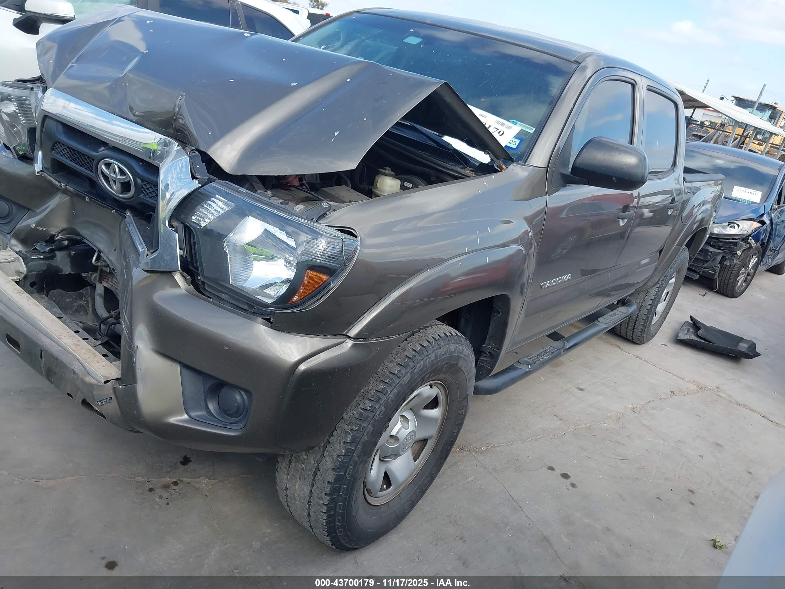 TOYOTA TACOMA image 2