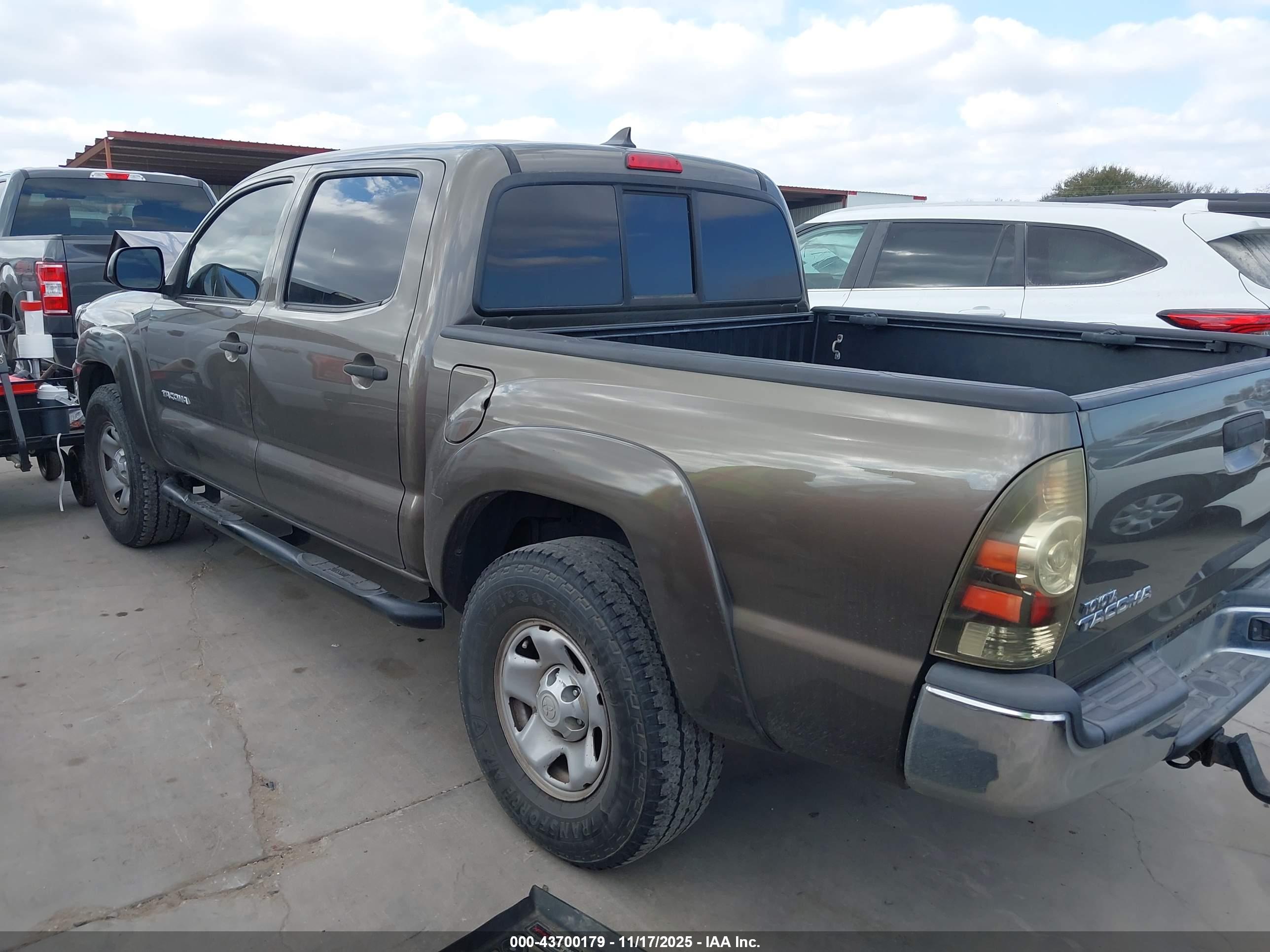 TOYOTA TACOMA image 3