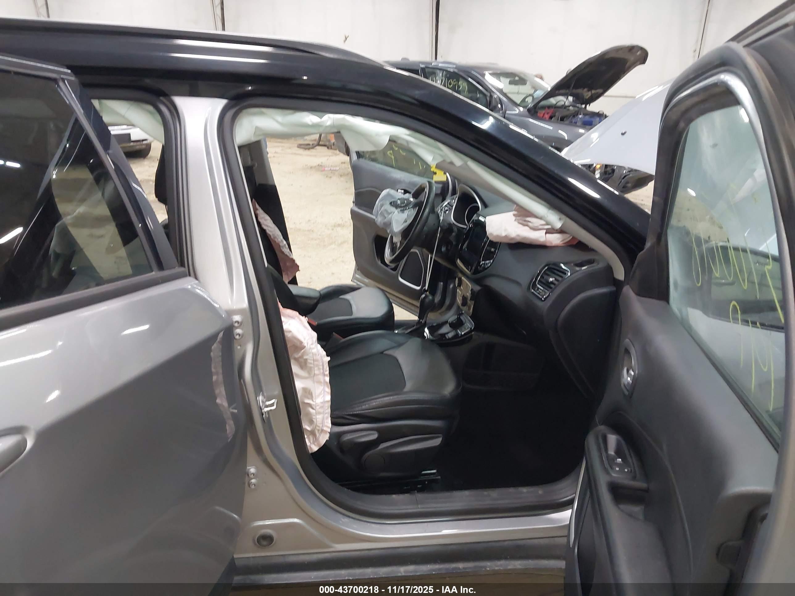 JEEP COMPASS image 5