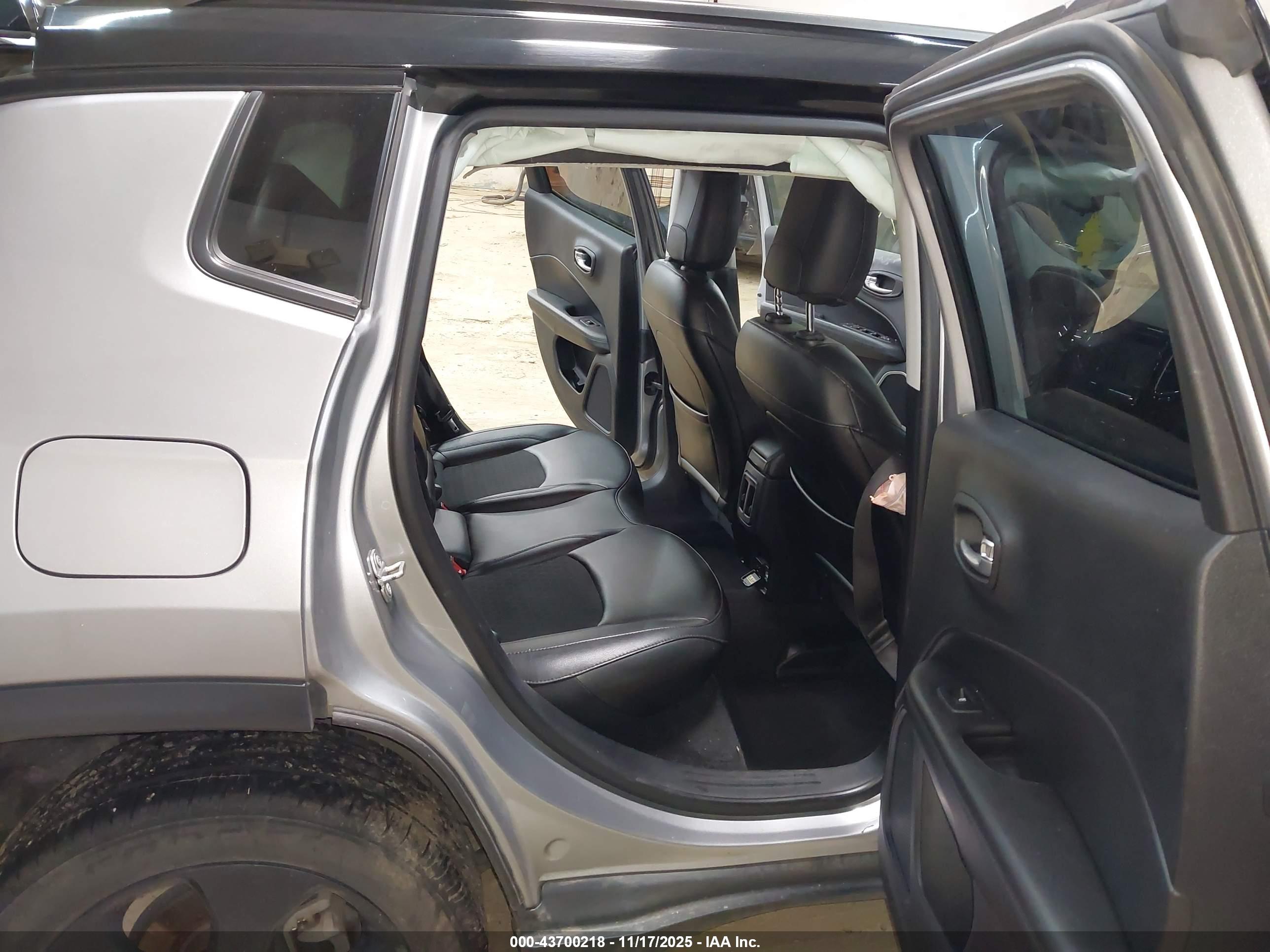 JEEP COMPASS image 8