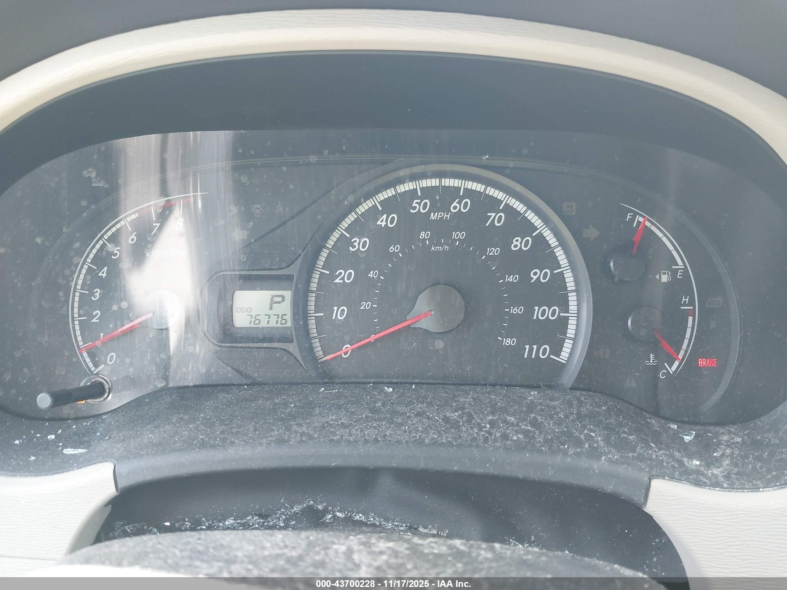 TOYOTA SIENNA image 7