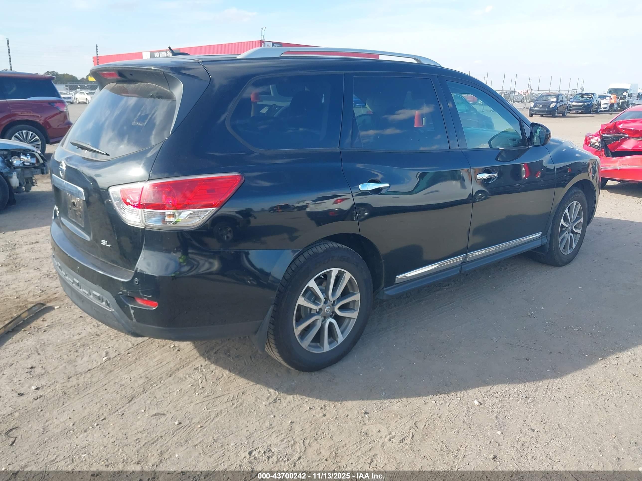 NISSAN PATHFINDER image 4