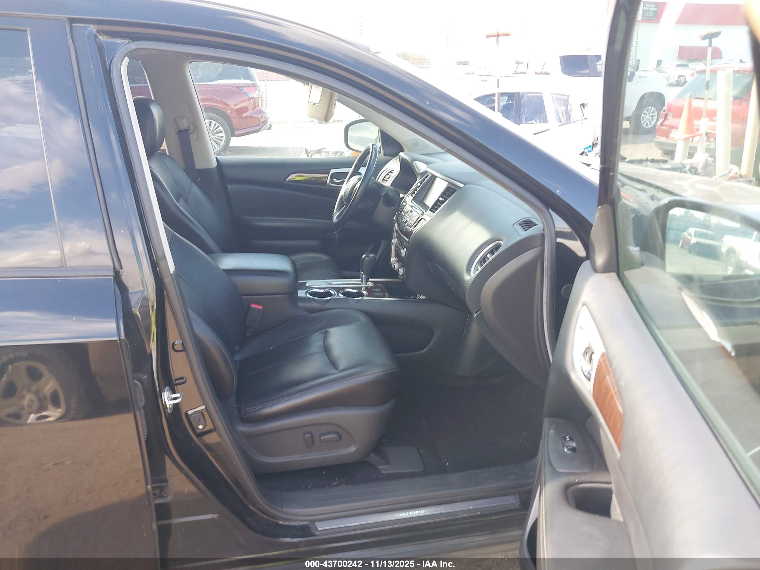 NISSAN PATHFINDER image 5