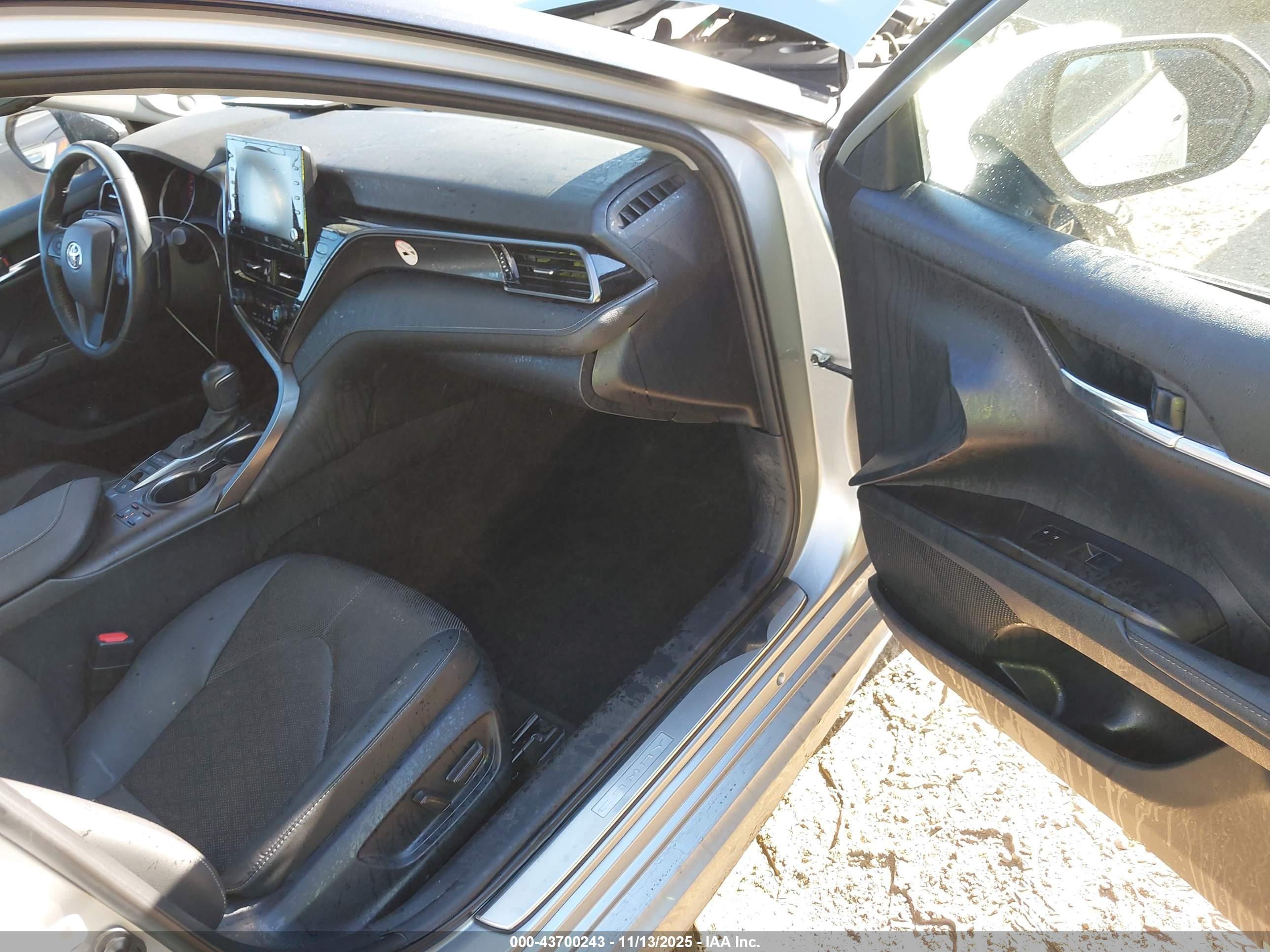 TOYOTA CAMRY image 5