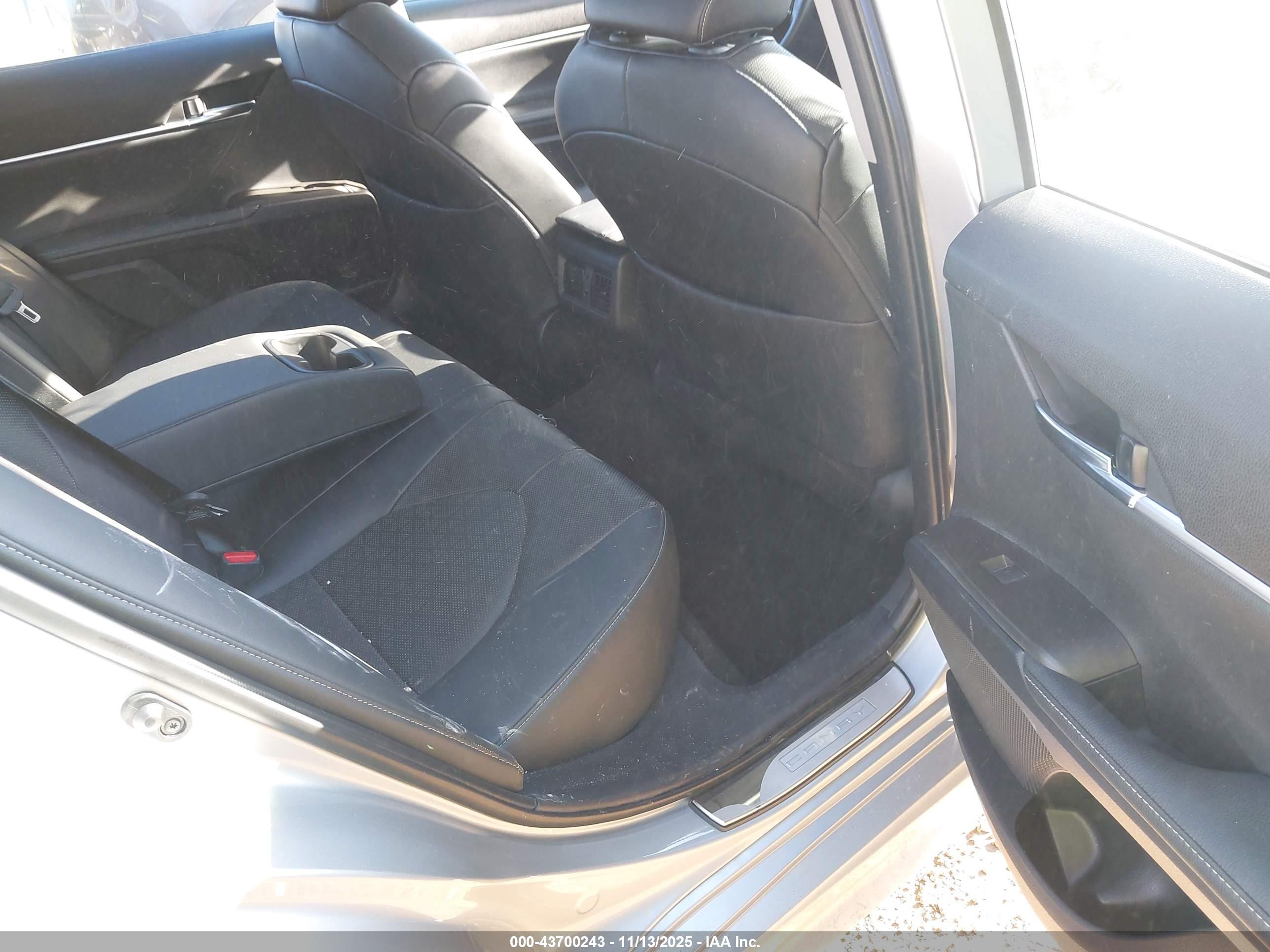 TOYOTA CAMRY image 8