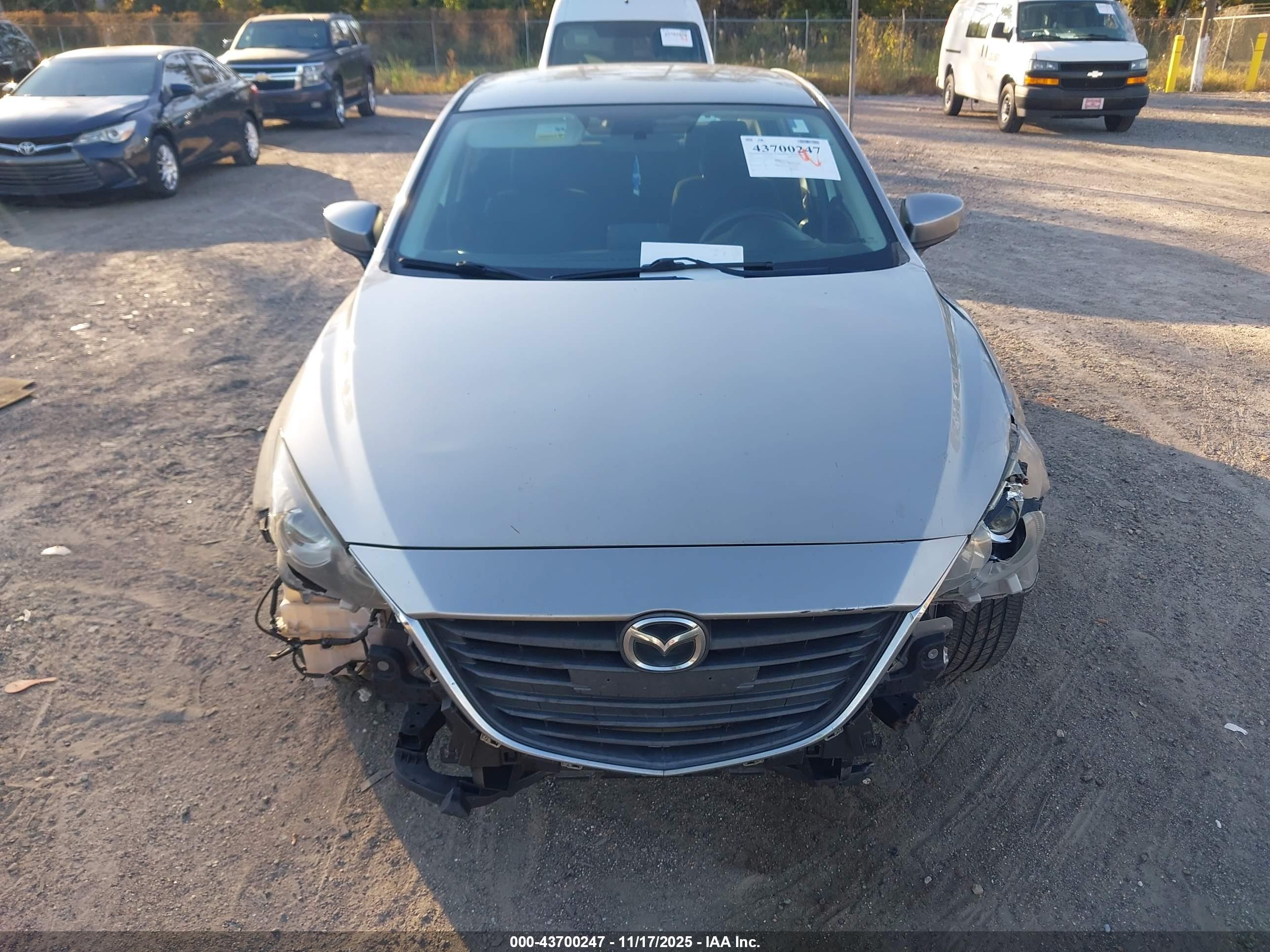 MAZDA MAZDA3 image 6
