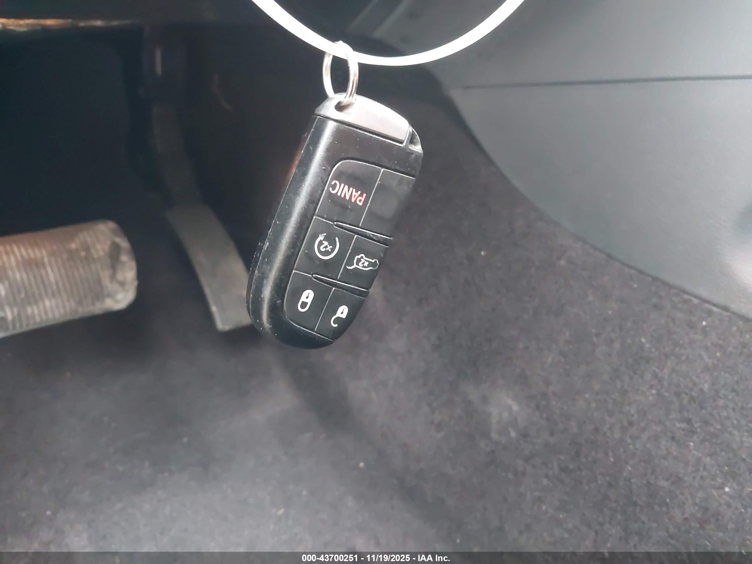 JEEP GRAND image 11