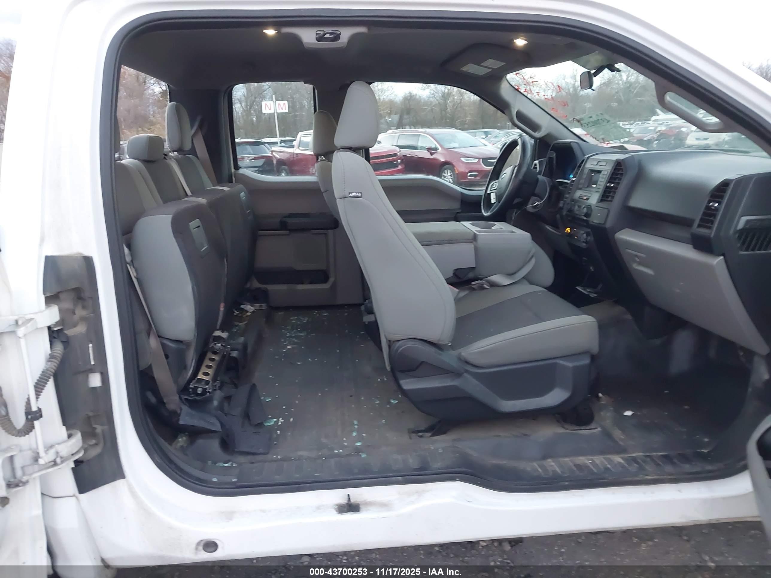 FORD F-150 image 8