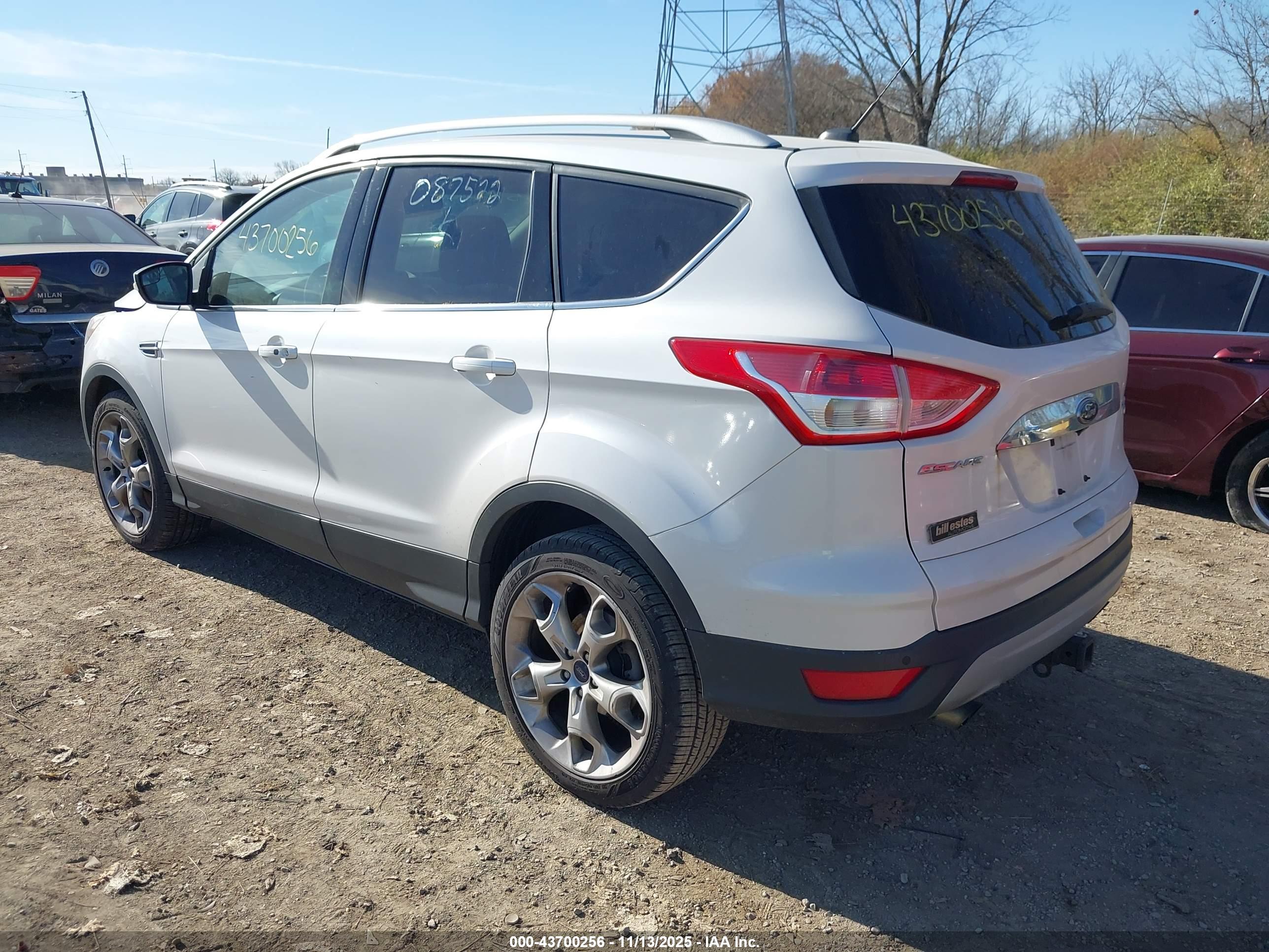 FORD ESCAPE image 3