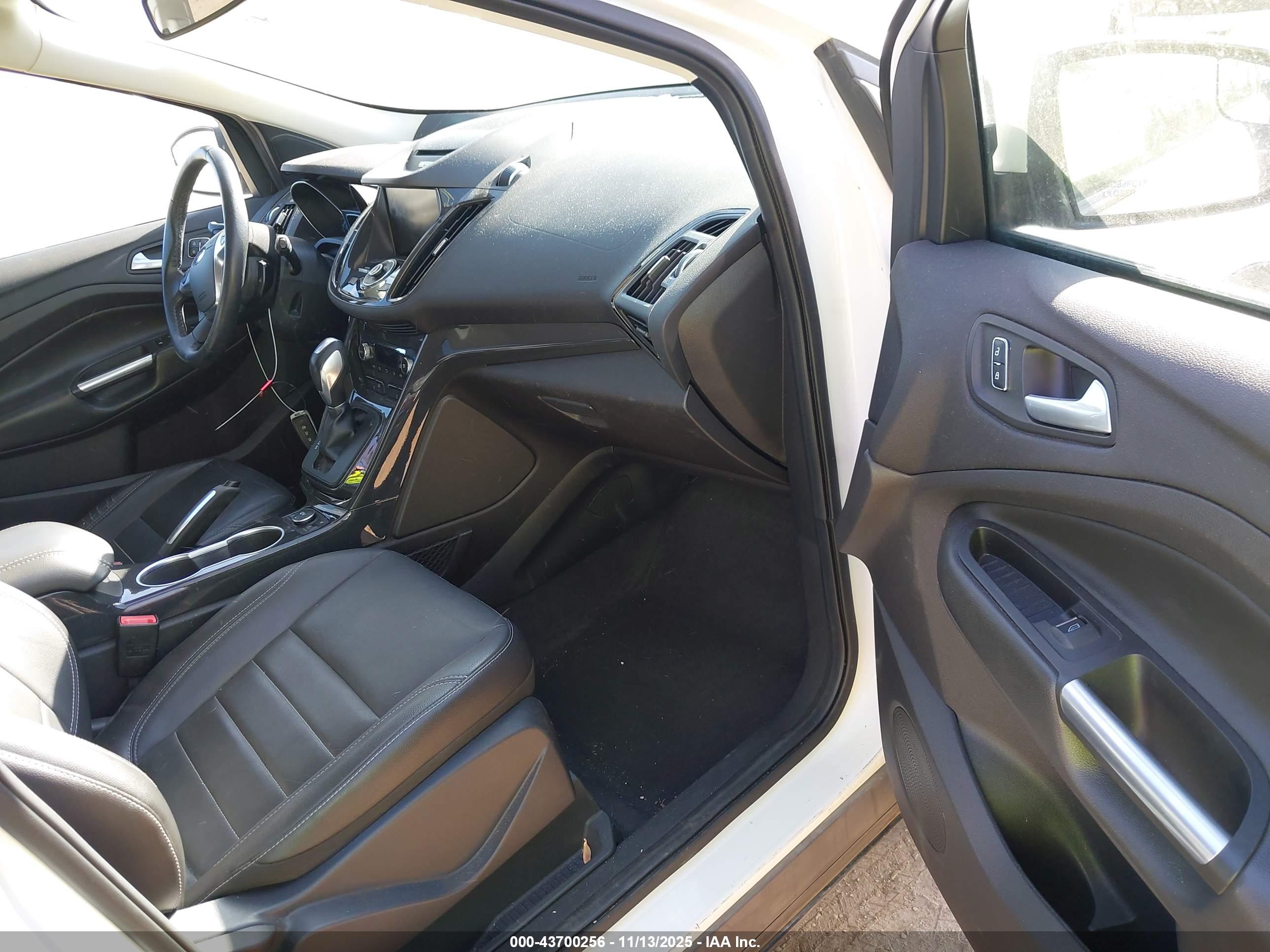 FORD ESCAPE image 5