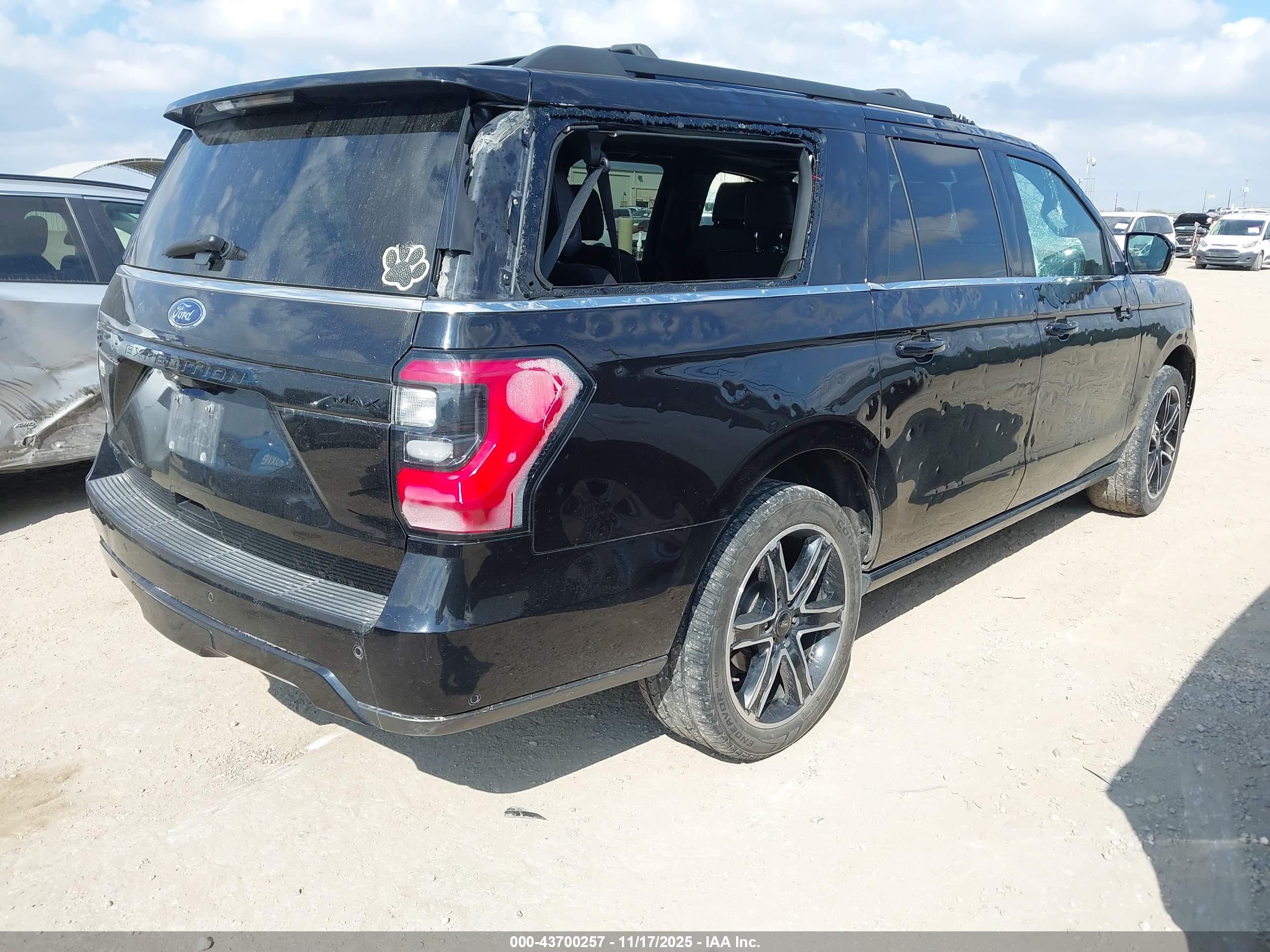 FORD EXPEDITION image 4
