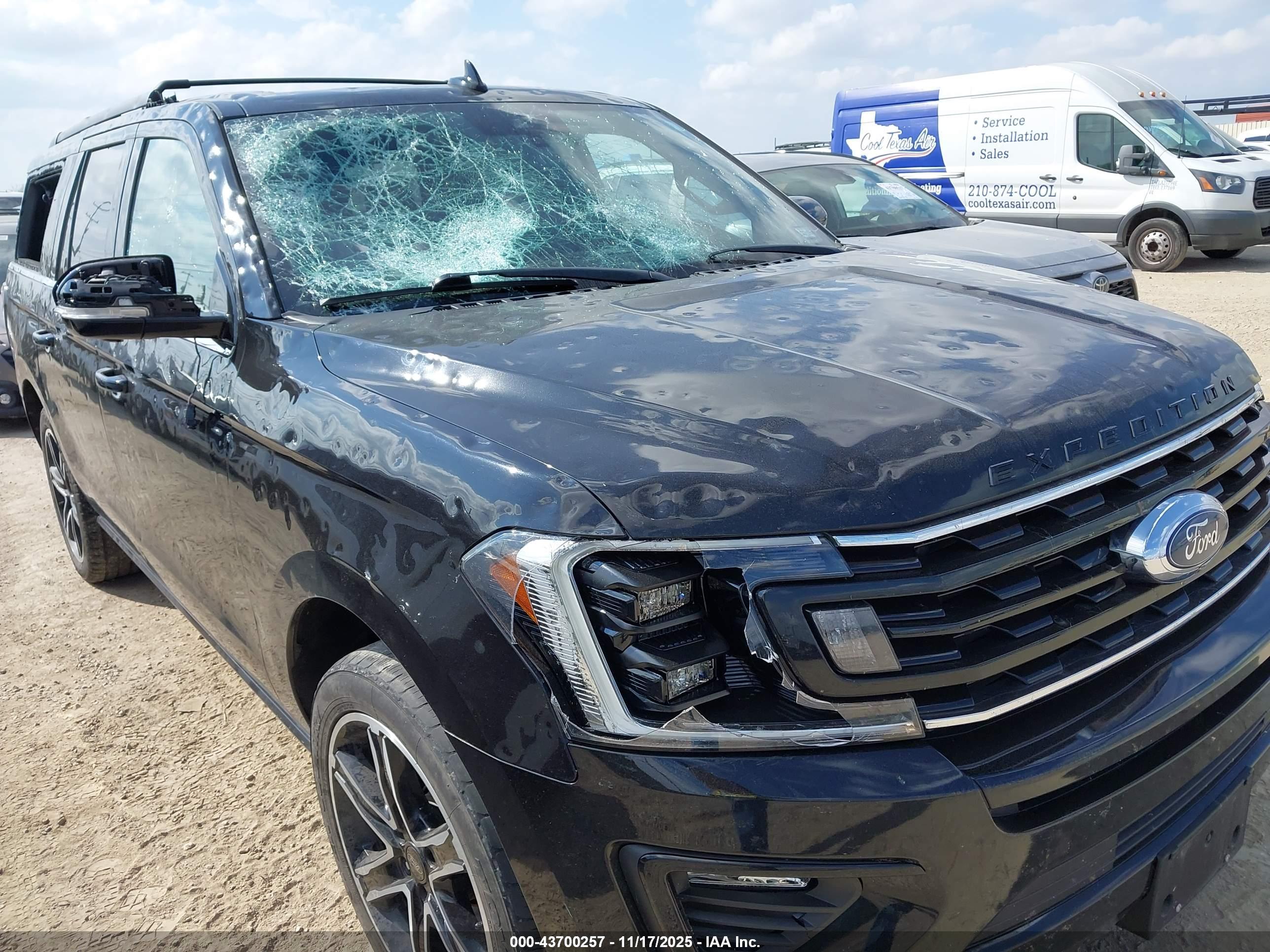 FORD EXPEDITION image 6