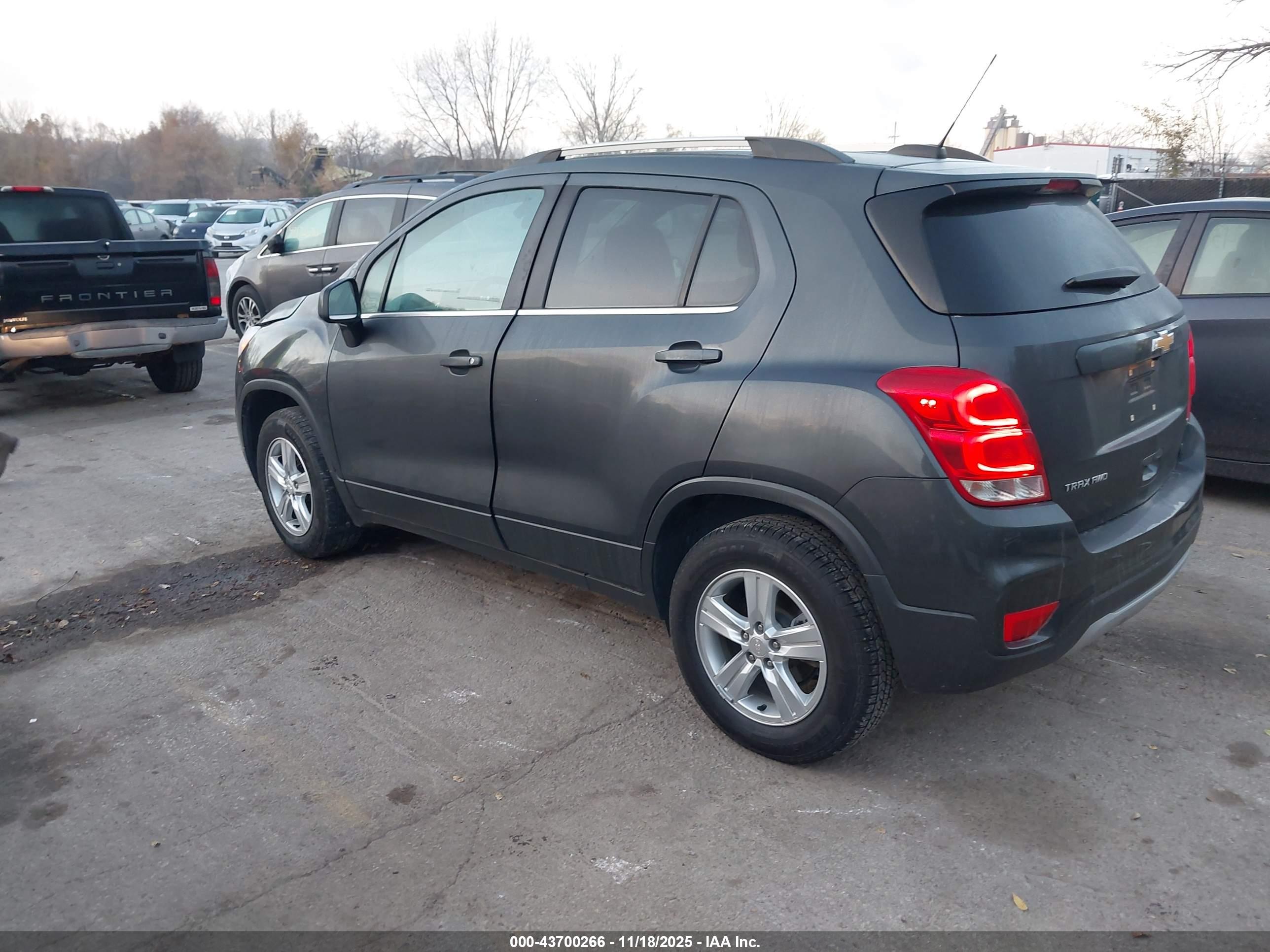 CHEVROLET TRAX image 3