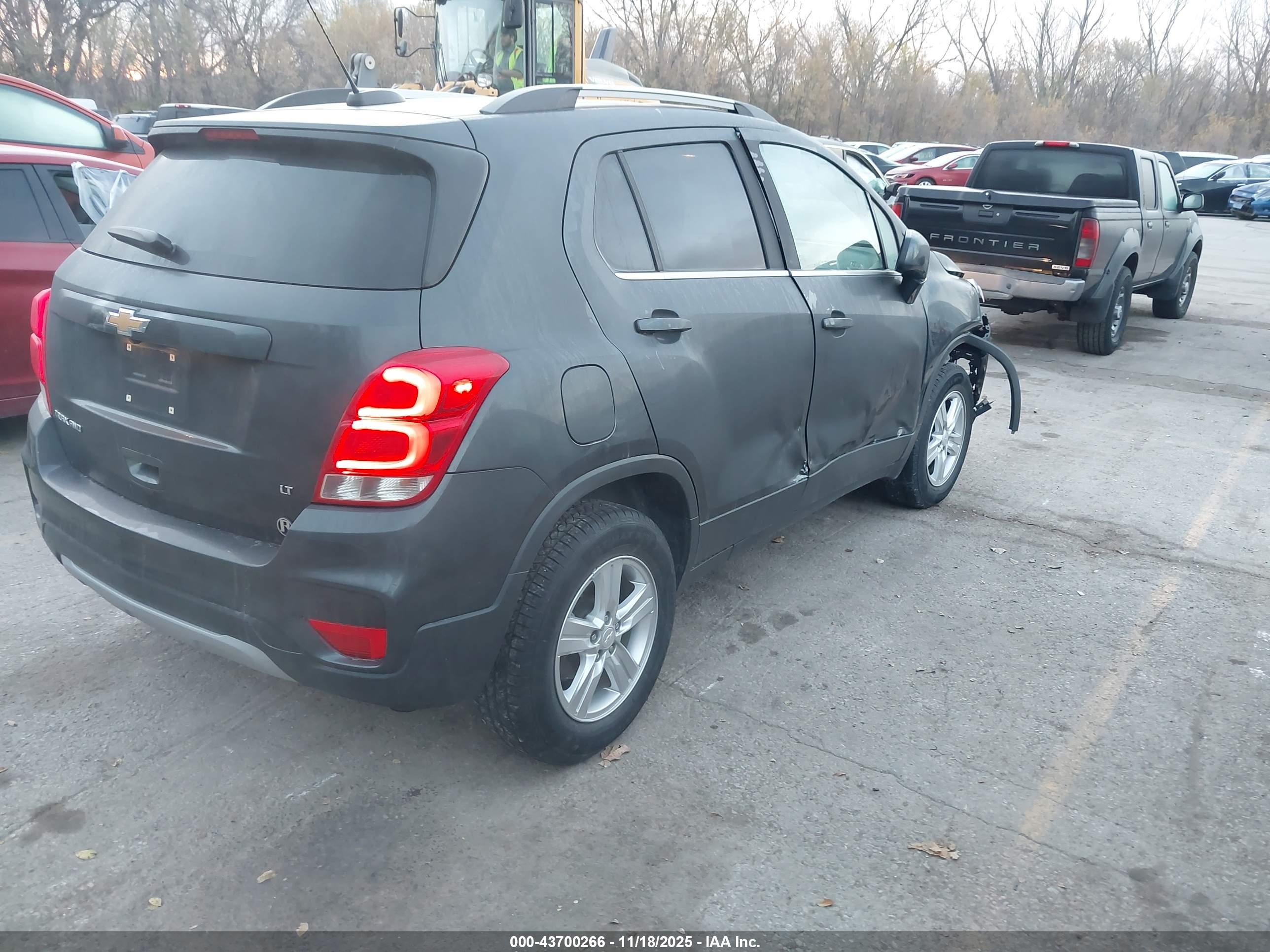 CHEVROLET TRAX image 4