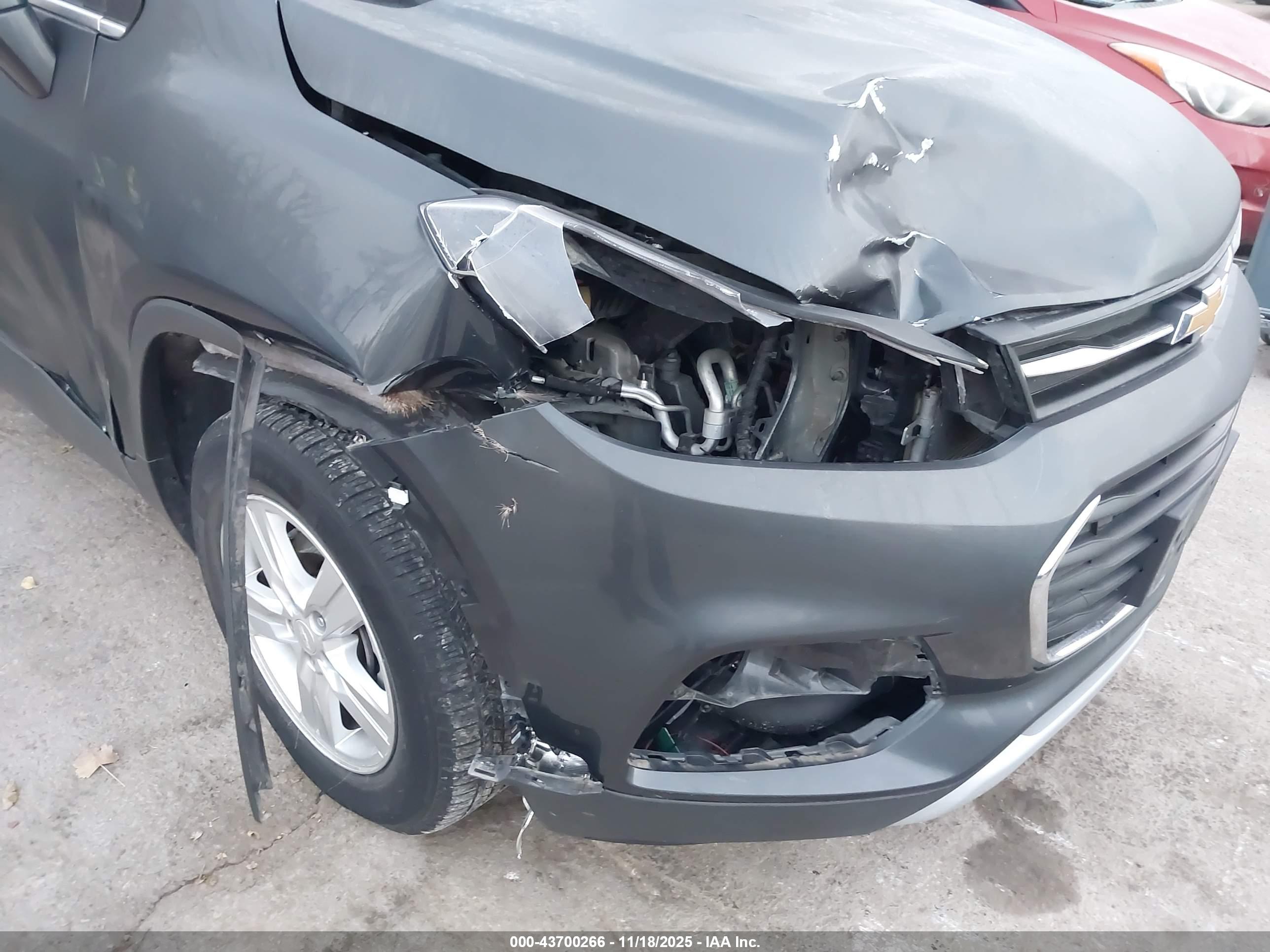 CHEVROLET TRAX image 6
